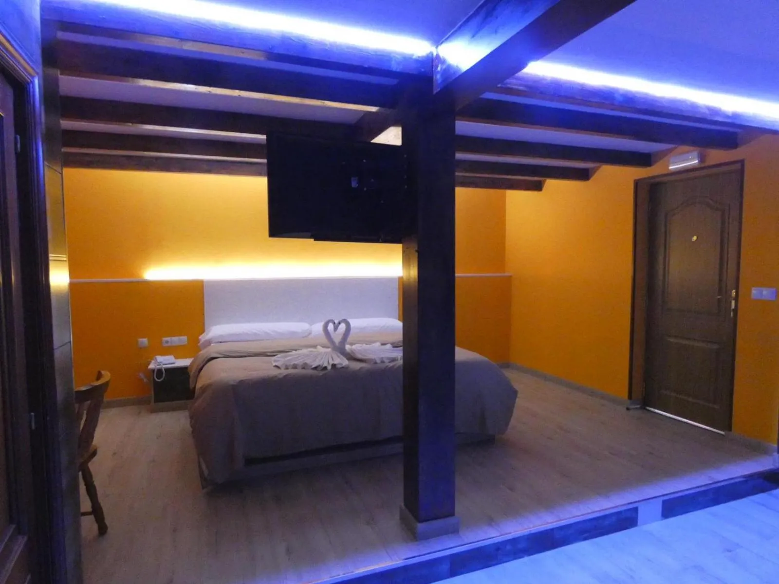 Bed in Motel Caldas