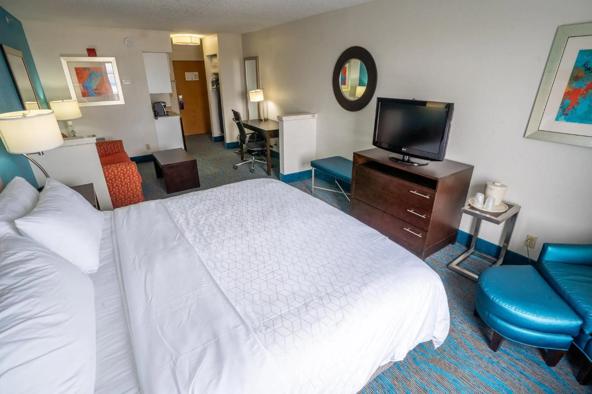 Photo of the whole room, Bed in Holiday Inn Express Destin E - Commons Mall Area by IHG