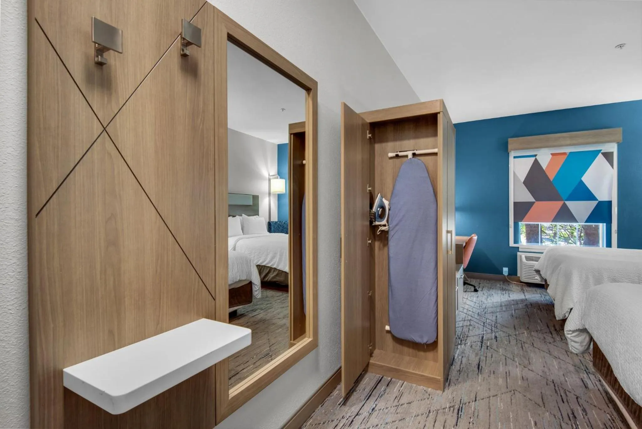 Photo of the whole room, Bed in Holiday Inn Express Destin E - Commons Mall Area by IHG