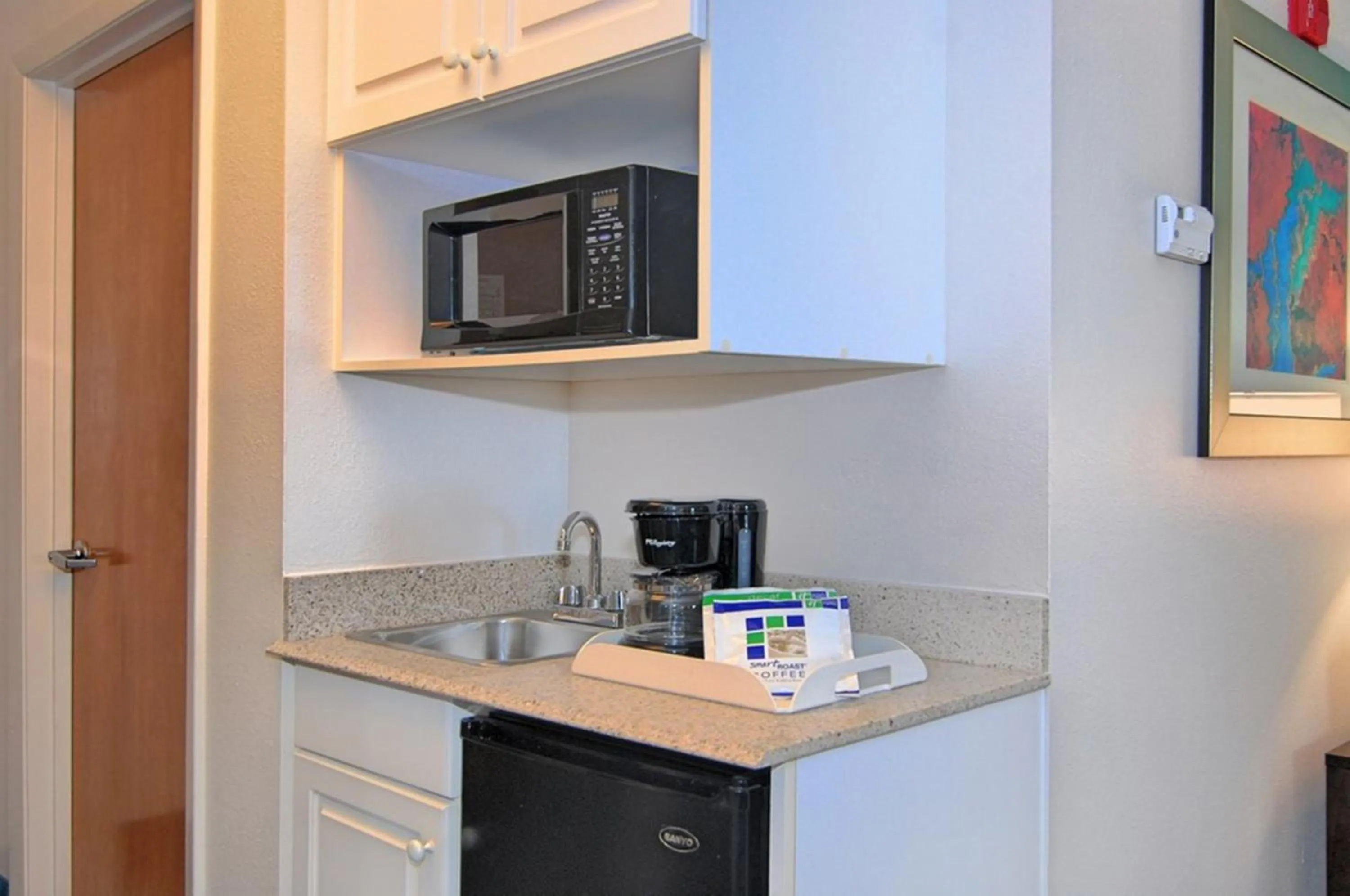 Photo of the whole room in Holiday Inn Express Destin E - Commons Mall Area by IHG