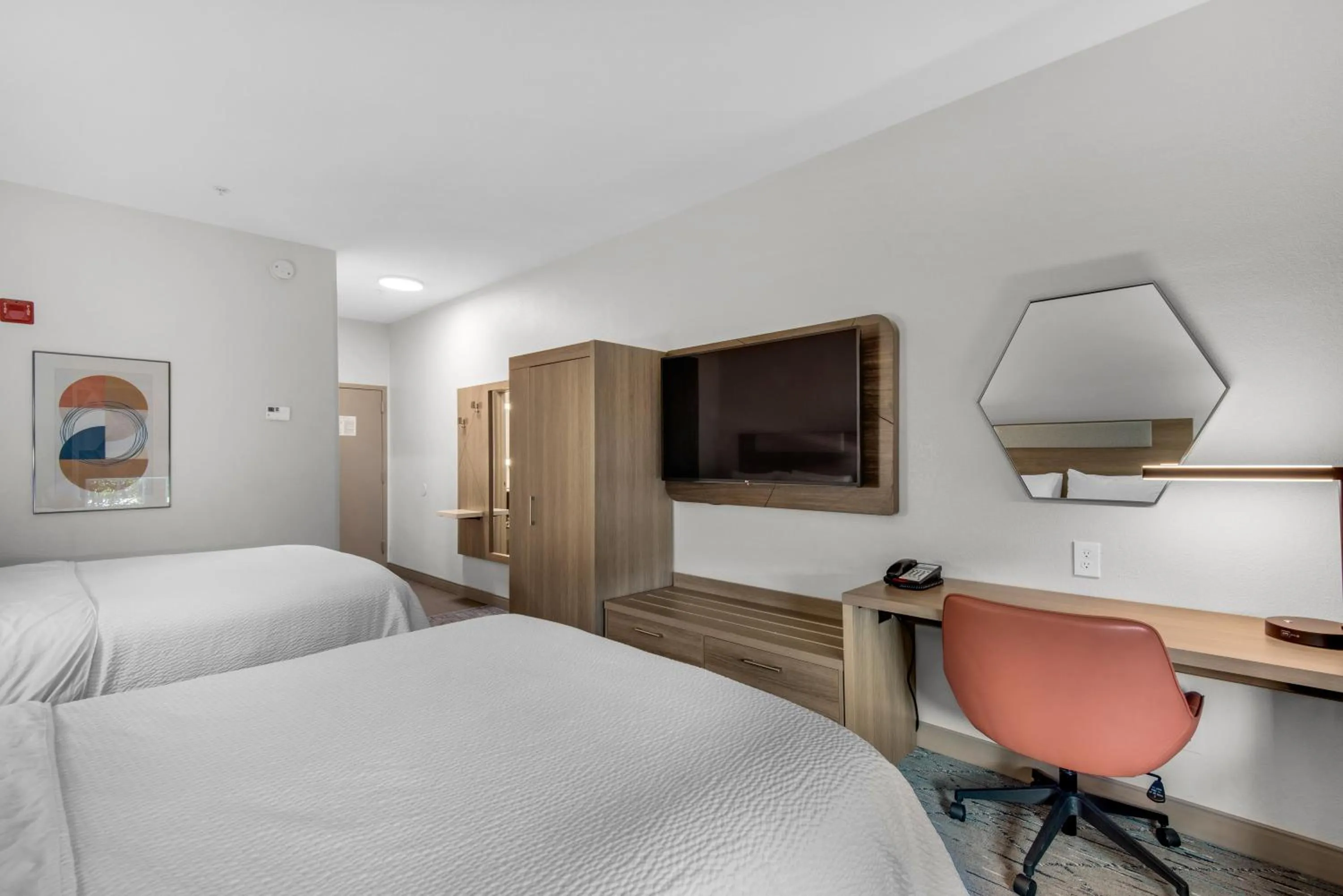 Bed in Holiday Inn Express Destin E - Commons Mall Area by IHG