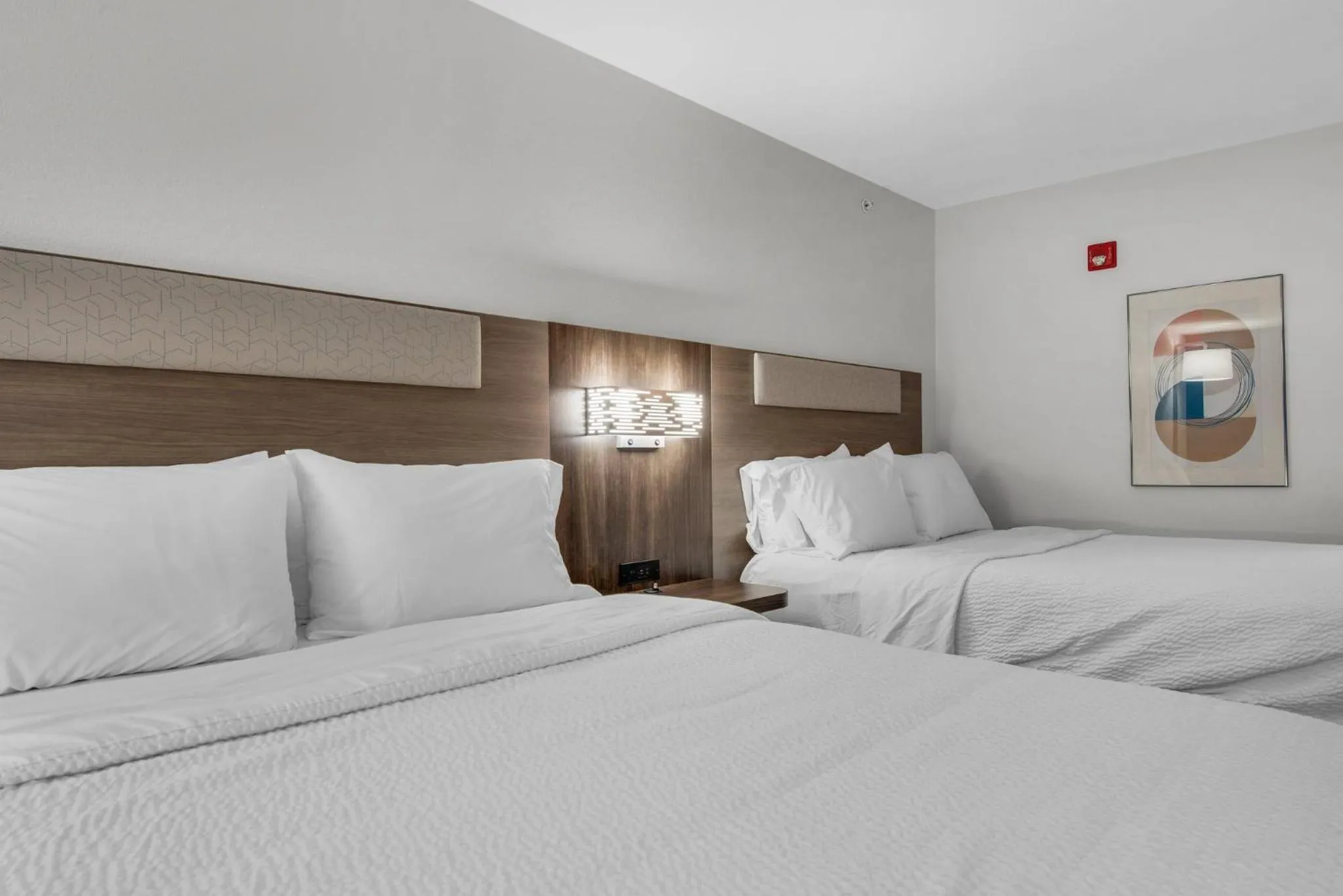 Photo of the whole room, Bed in Holiday Inn Express Destin E - Commons Mall Area by IHG