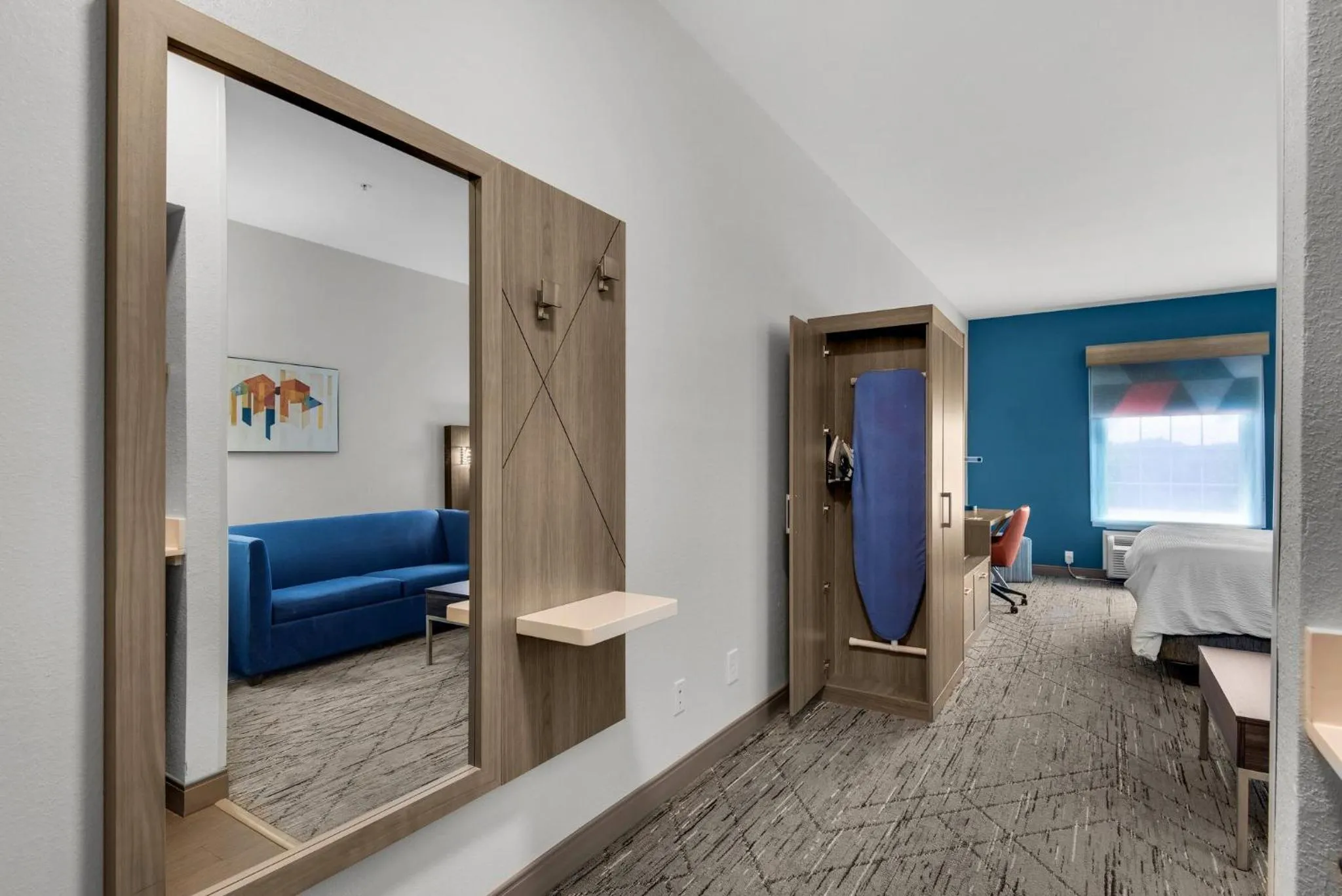 Photo of the whole room, Bed in Holiday Inn Express Destin E - Commons Mall Area by IHG