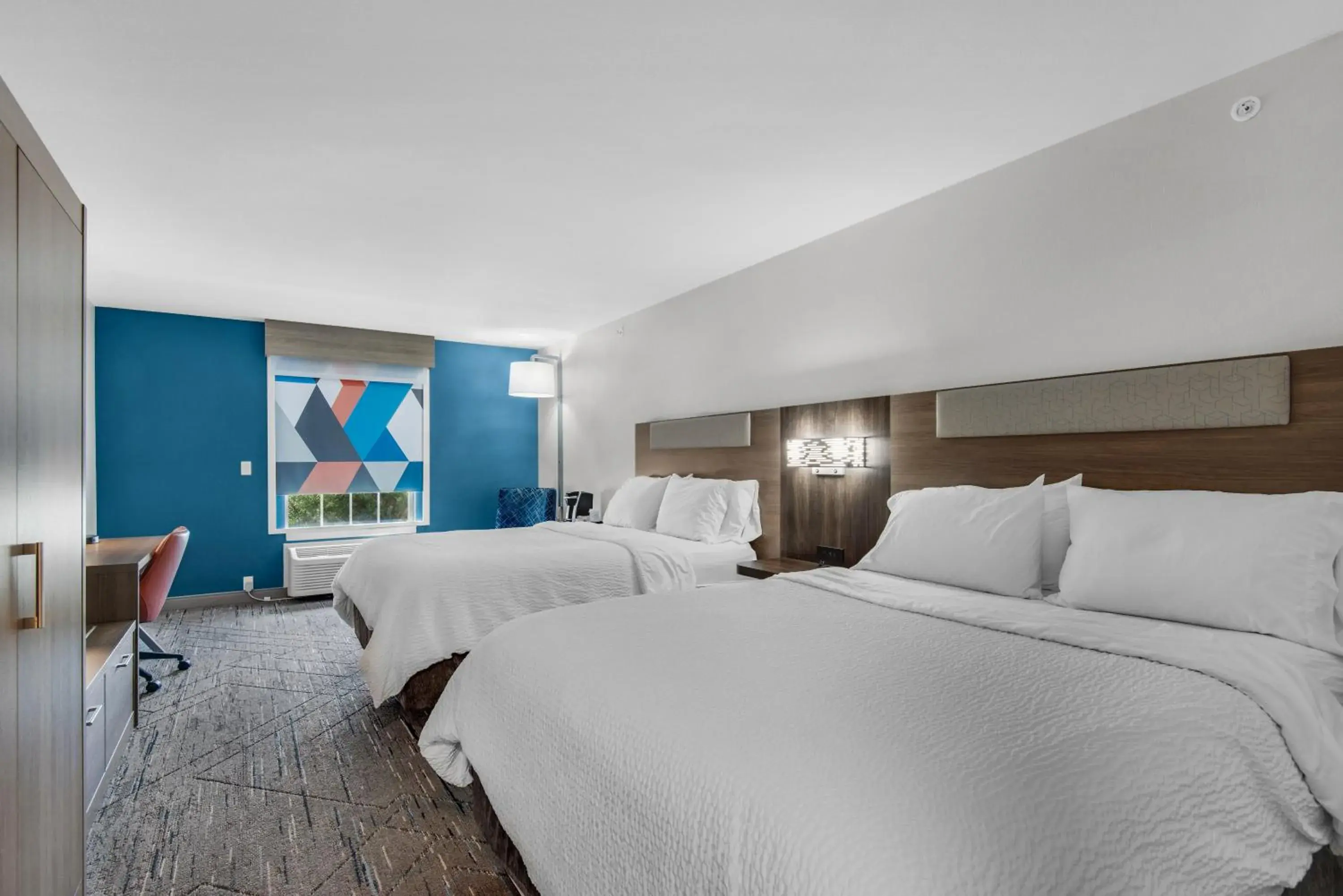 Bed in Holiday Inn Express Destin E - Commons Mall Area by IHG Bed in Holiday Inn Express Destin E - Commons Mall Area by IHG