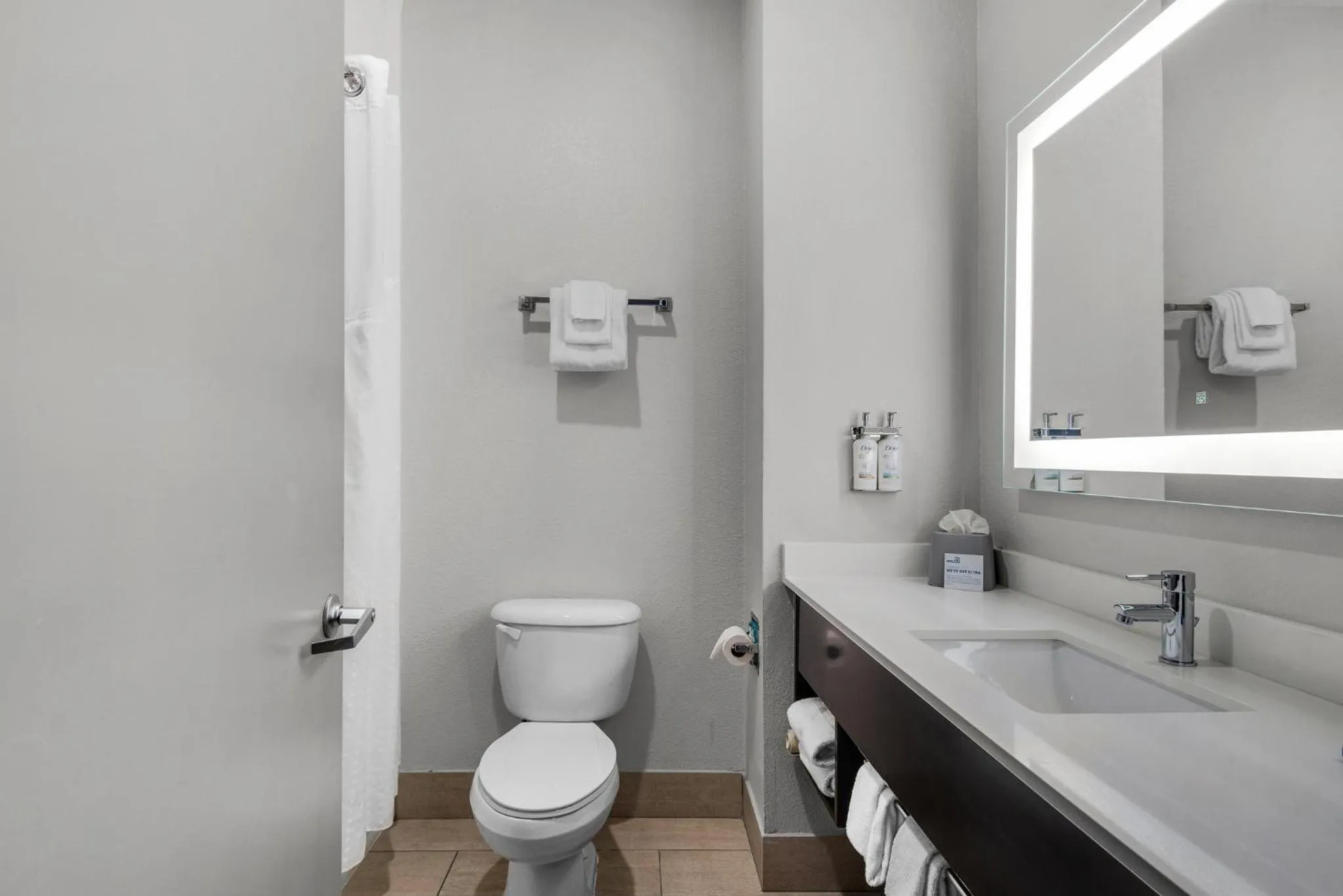 Bathroom in Holiday Inn Express Destin E - Commons Mall Area by IHG