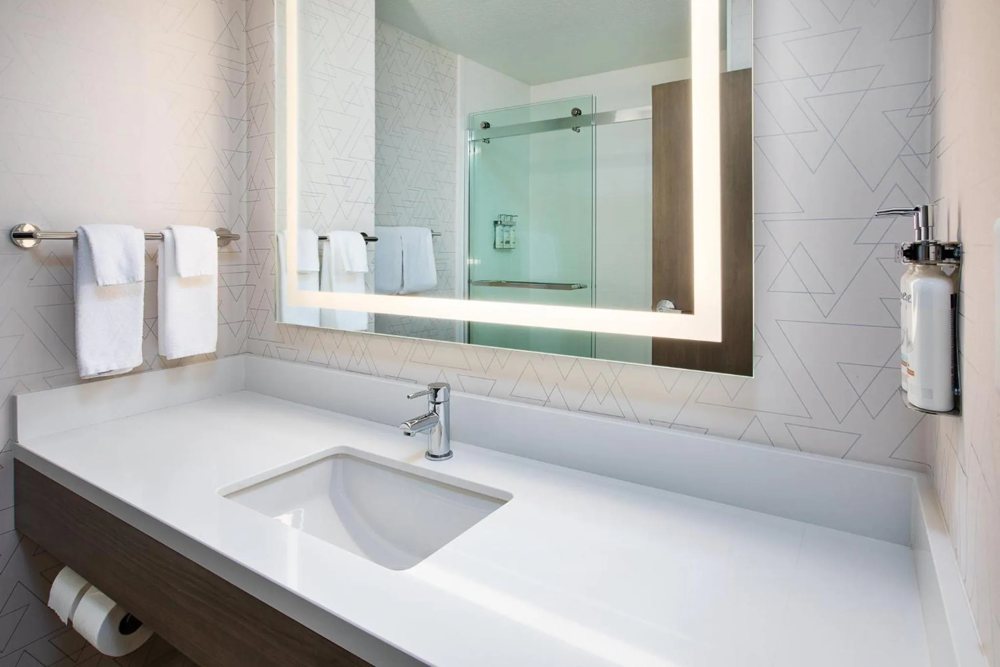 Photo of the whole room in Holiday Inn Express Casper I-25 by IHG