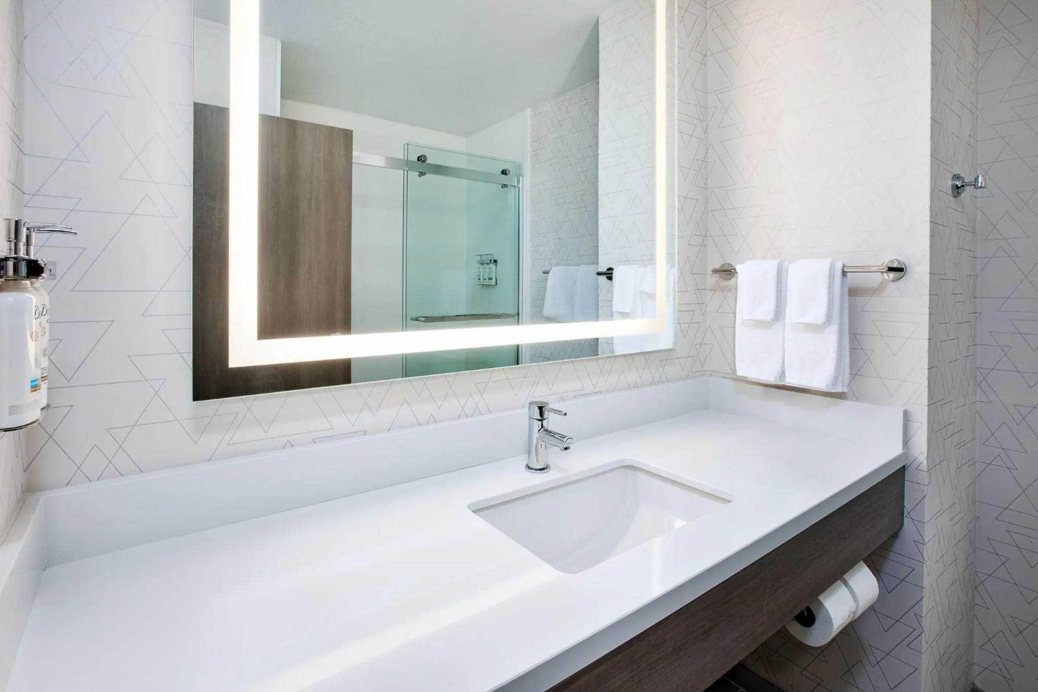 Photo of the whole room in Holiday Inn Express Casper I-25 by IHG