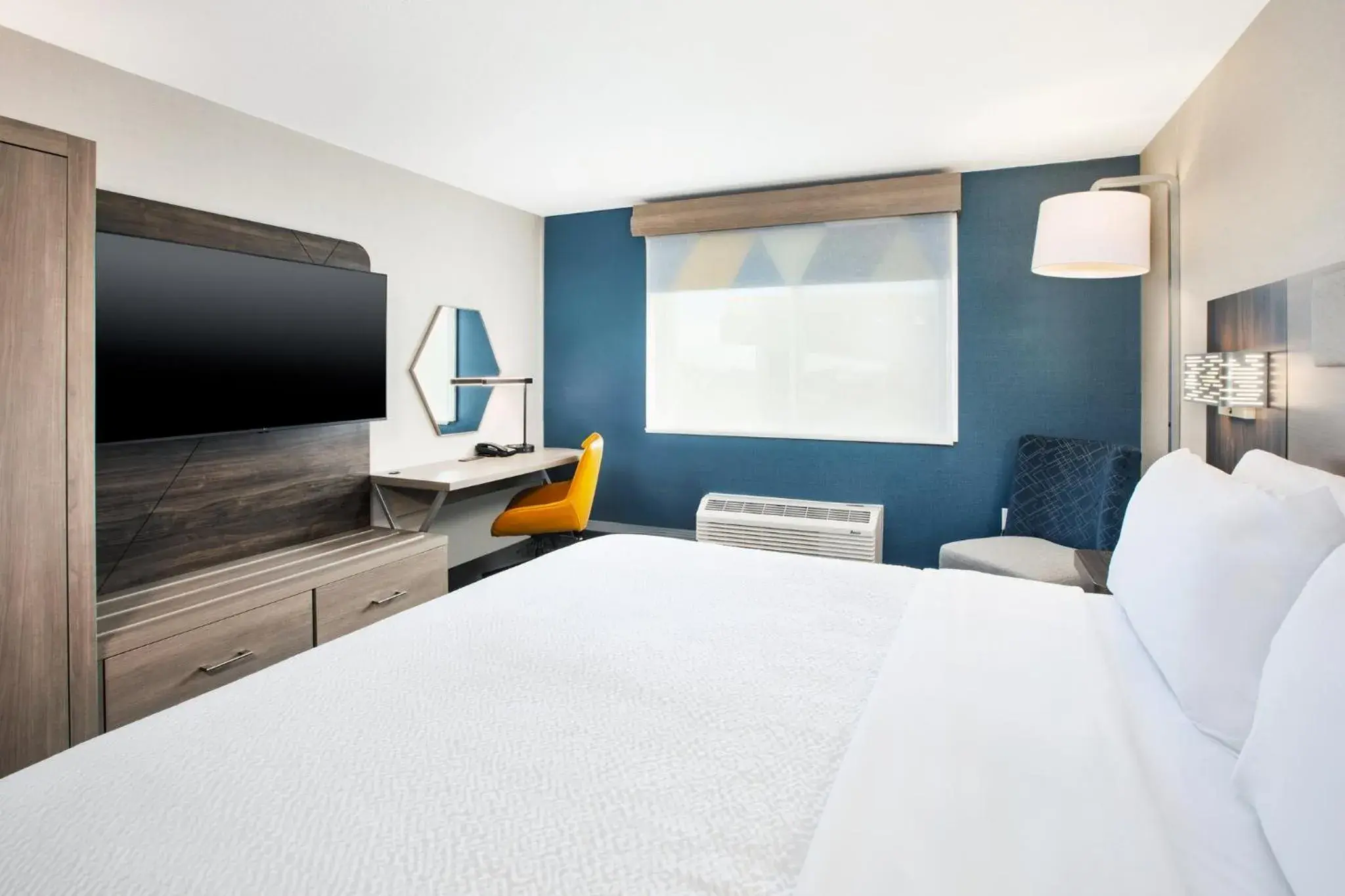 Photo of the whole room, Bed in Holiday Inn Express Casper I-25 by IHG Photo of the whole room, Bed in Holiday Inn Express Casper I-25 by IHG