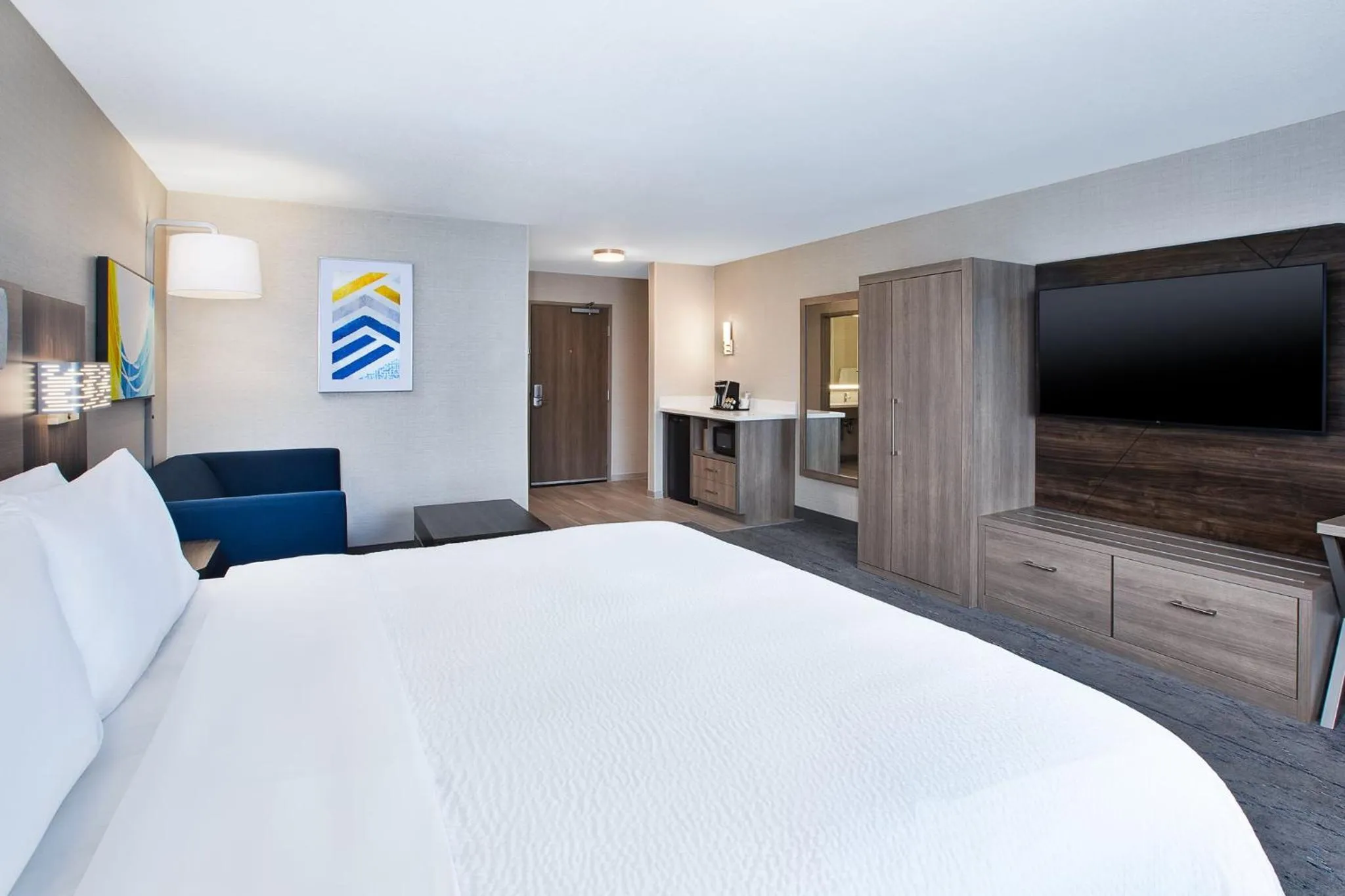 Photo of the whole room, Bed in Holiday Inn Express Casper I-25 by IHG