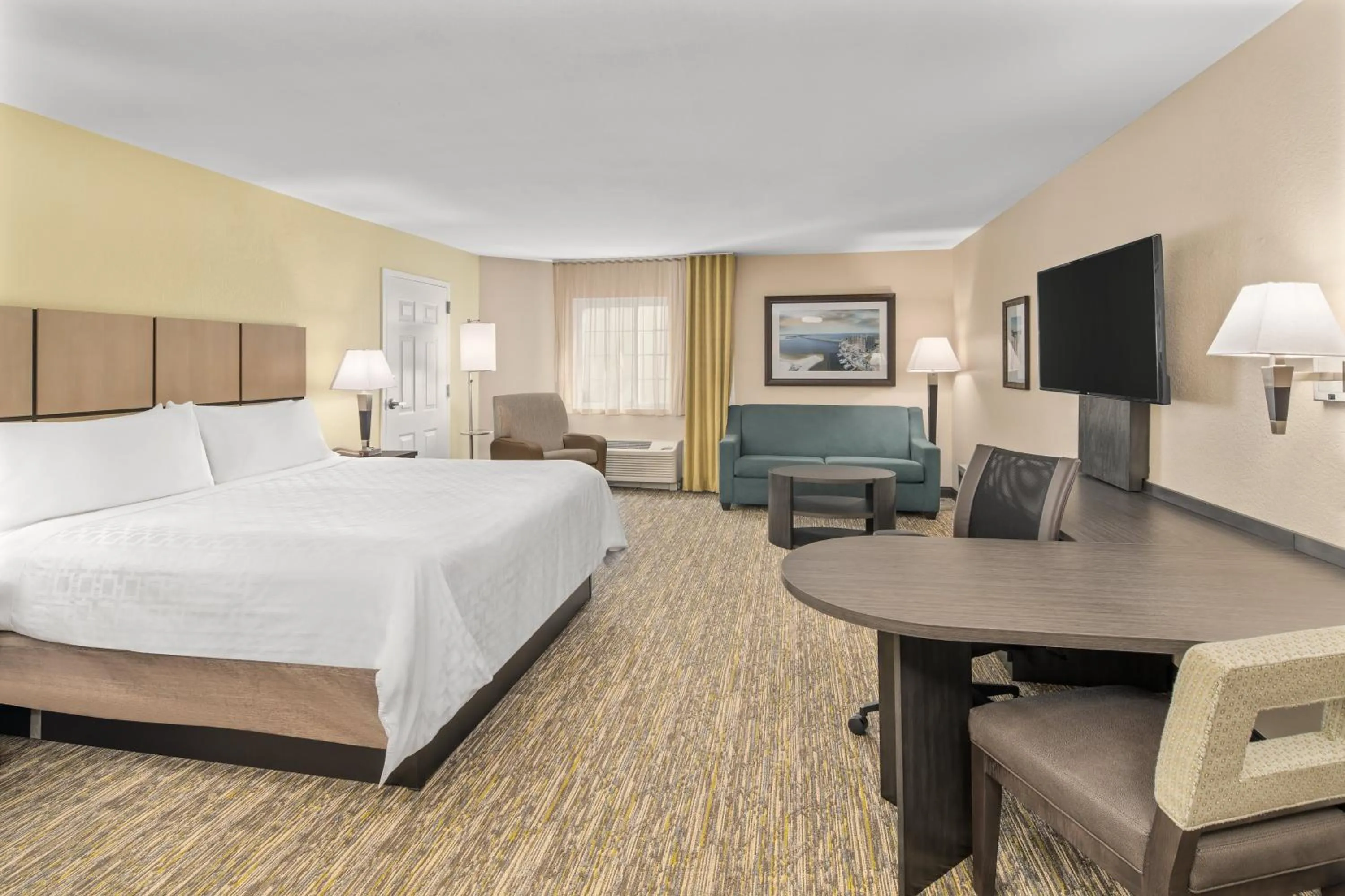 Photo of the whole room, Bed in Candlewood Suites Destin-Sandestin Area by IHG