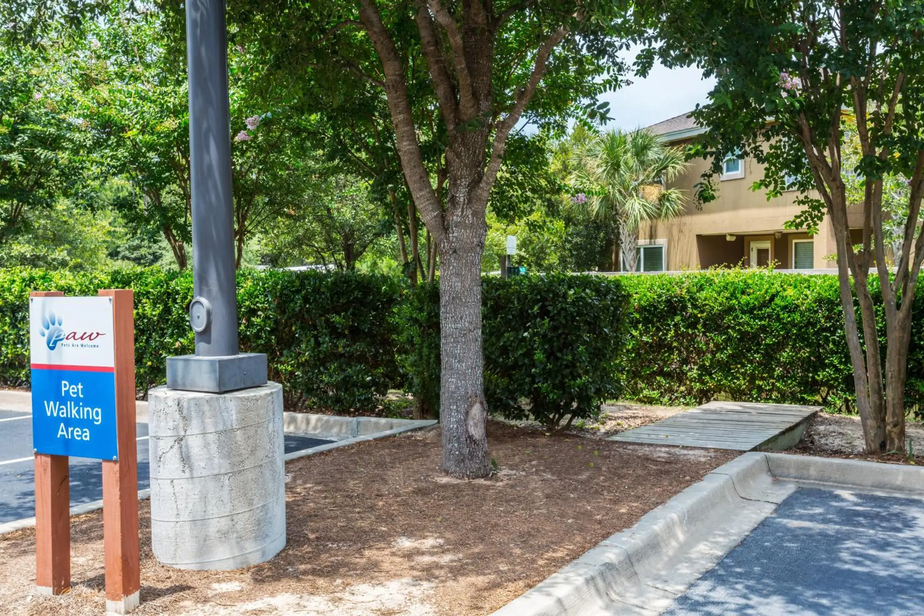 Lobby or reception in Candlewood Suites Destin-Sandestin Area by IHG Lobby or reception in Candlewood Suites Destin-Sandestin Area by IHG