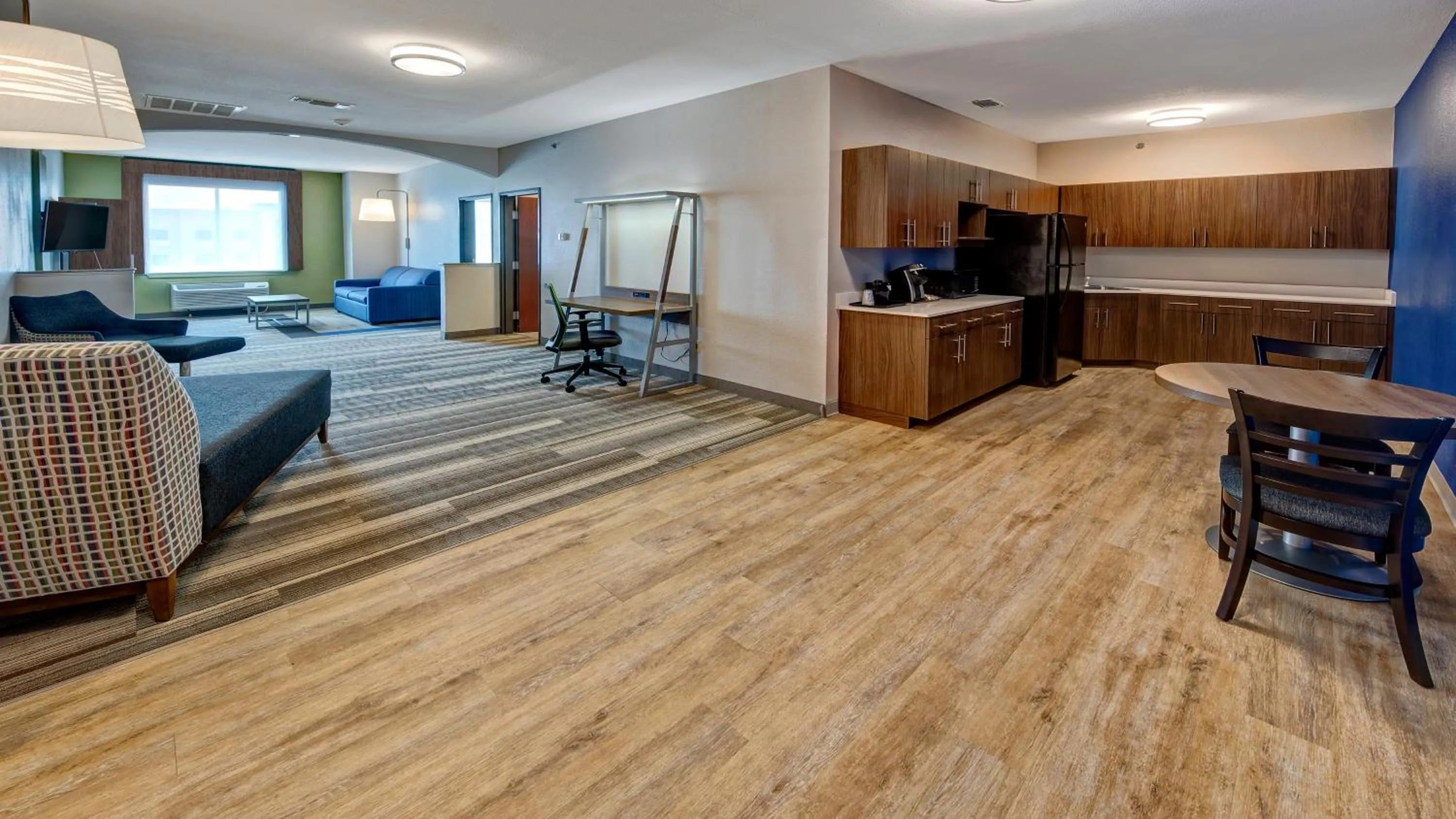 Photo of the whole room, Bed in Holiday Inn Express Hotel and Suites Corsicana I-45 by IHG