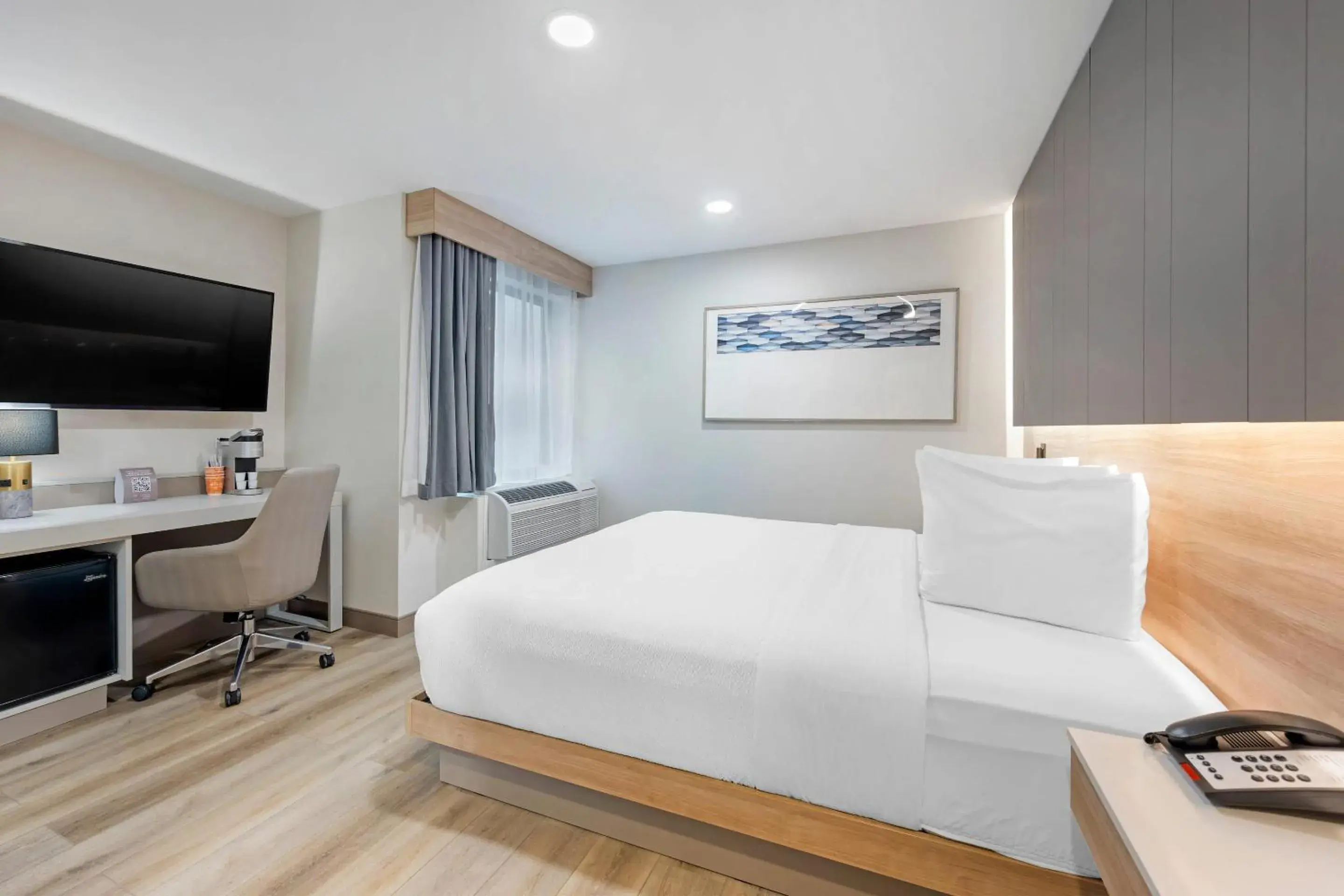 Bedroom, Bed in The Capitol Hotel Downtown, an Ascend Collection Hotel Bedroom, Bed in The Capitol Hotel Downtown, an Ascend Collection Hotel