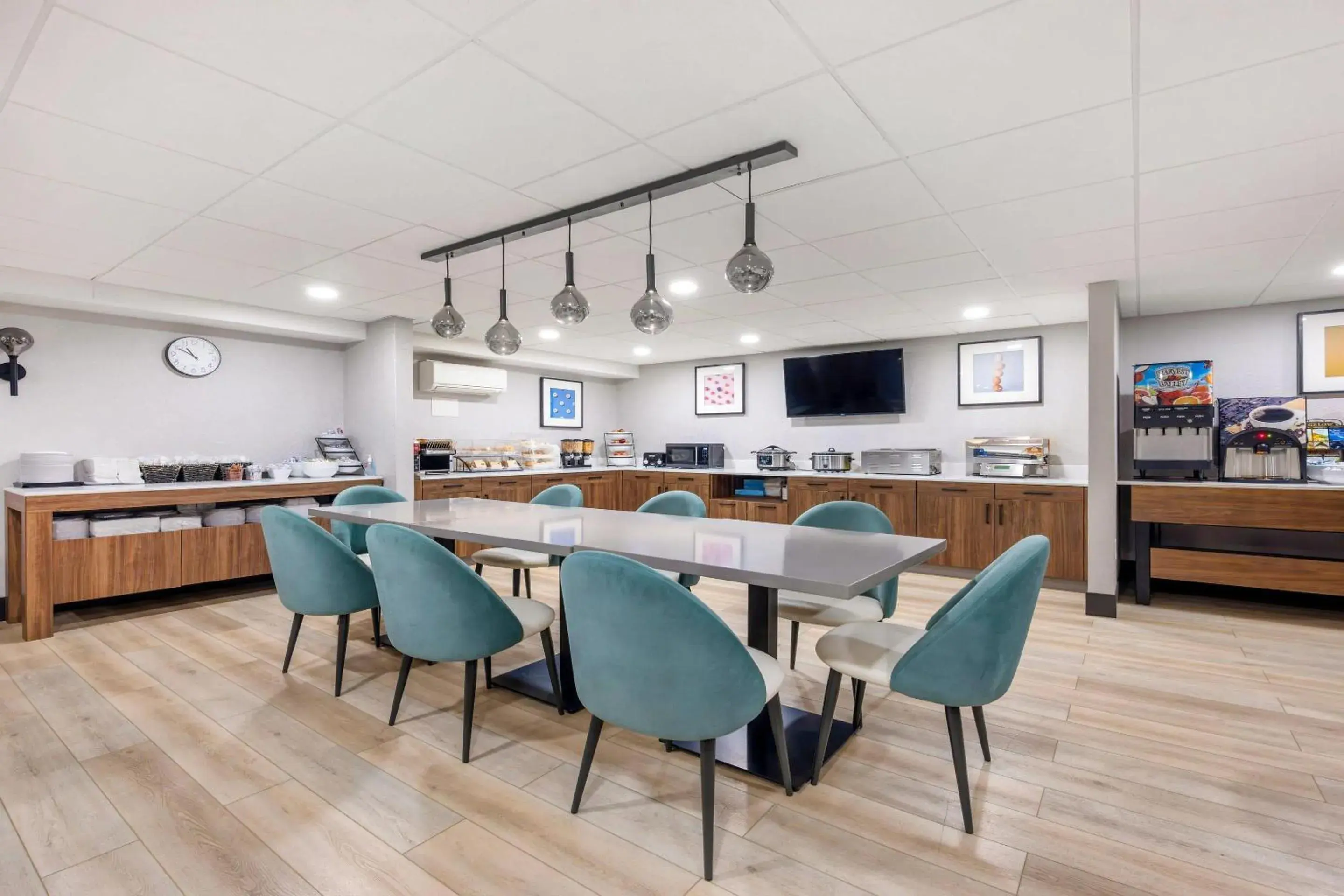 Breakfast in The Capitol Hotel Downtown, an Ascend Collection Hotel Breakfast in The Capitol Hotel Downtown, an Ascend Collection Hotel