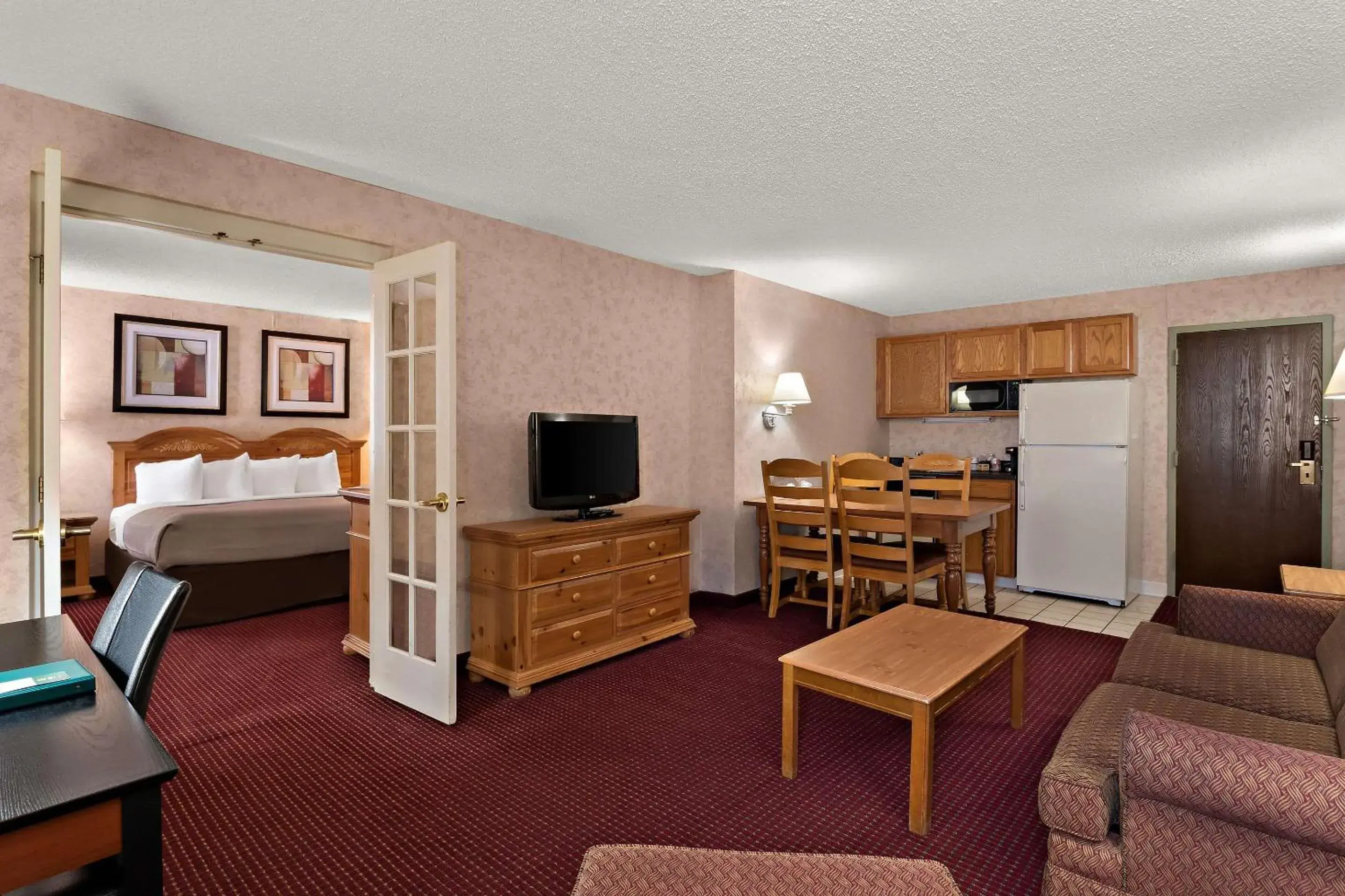 Bedroom, Bed in Quality Inn & Suites Bedroom, Bed in Quality Inn & Suites