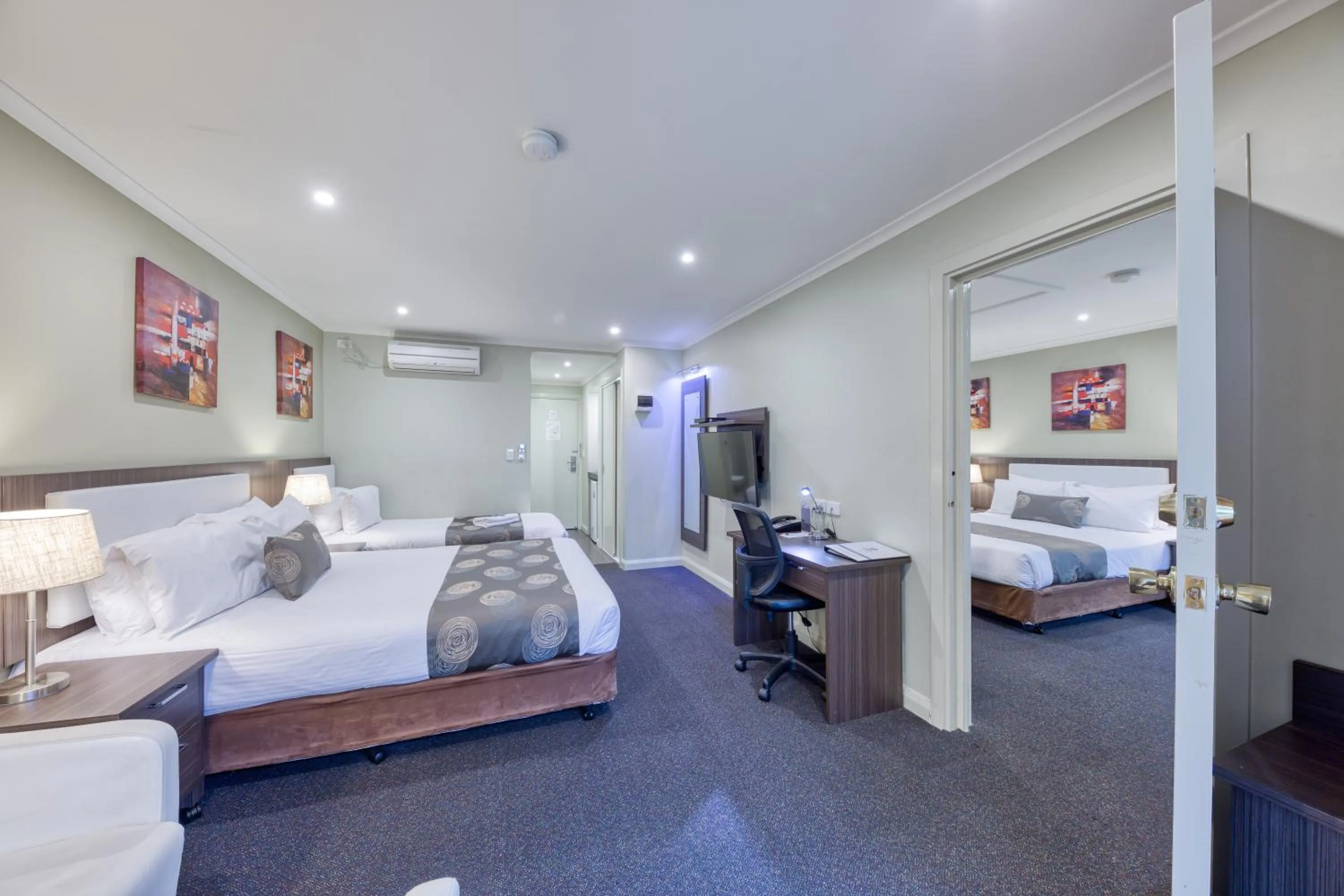 Photo of the whole room, Bed in Best Western Melbourne Airport