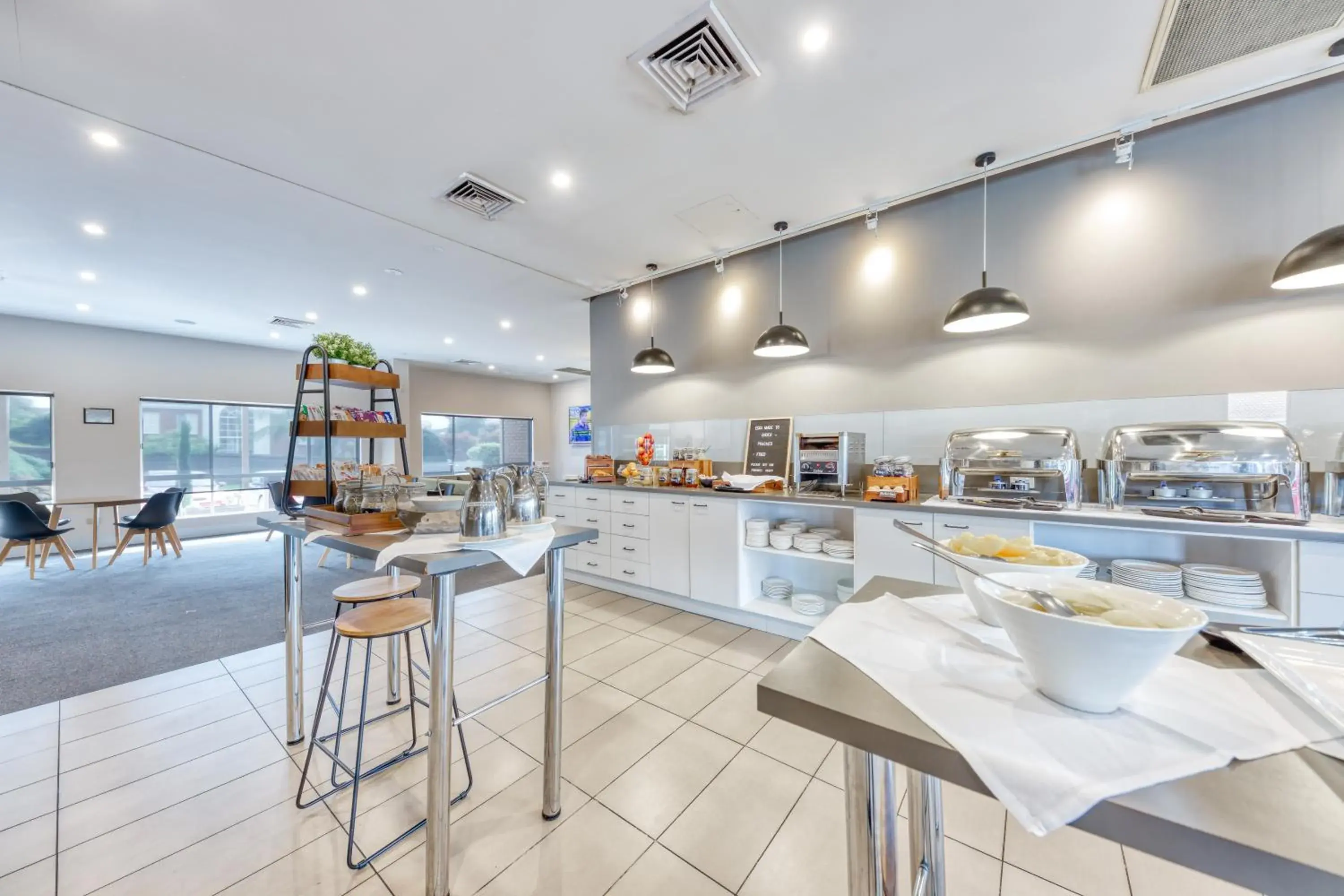 Restaurant/places to eat in Best Western Melbourne Airport Restaurant/places to eat in Best Western Melbourne Airport