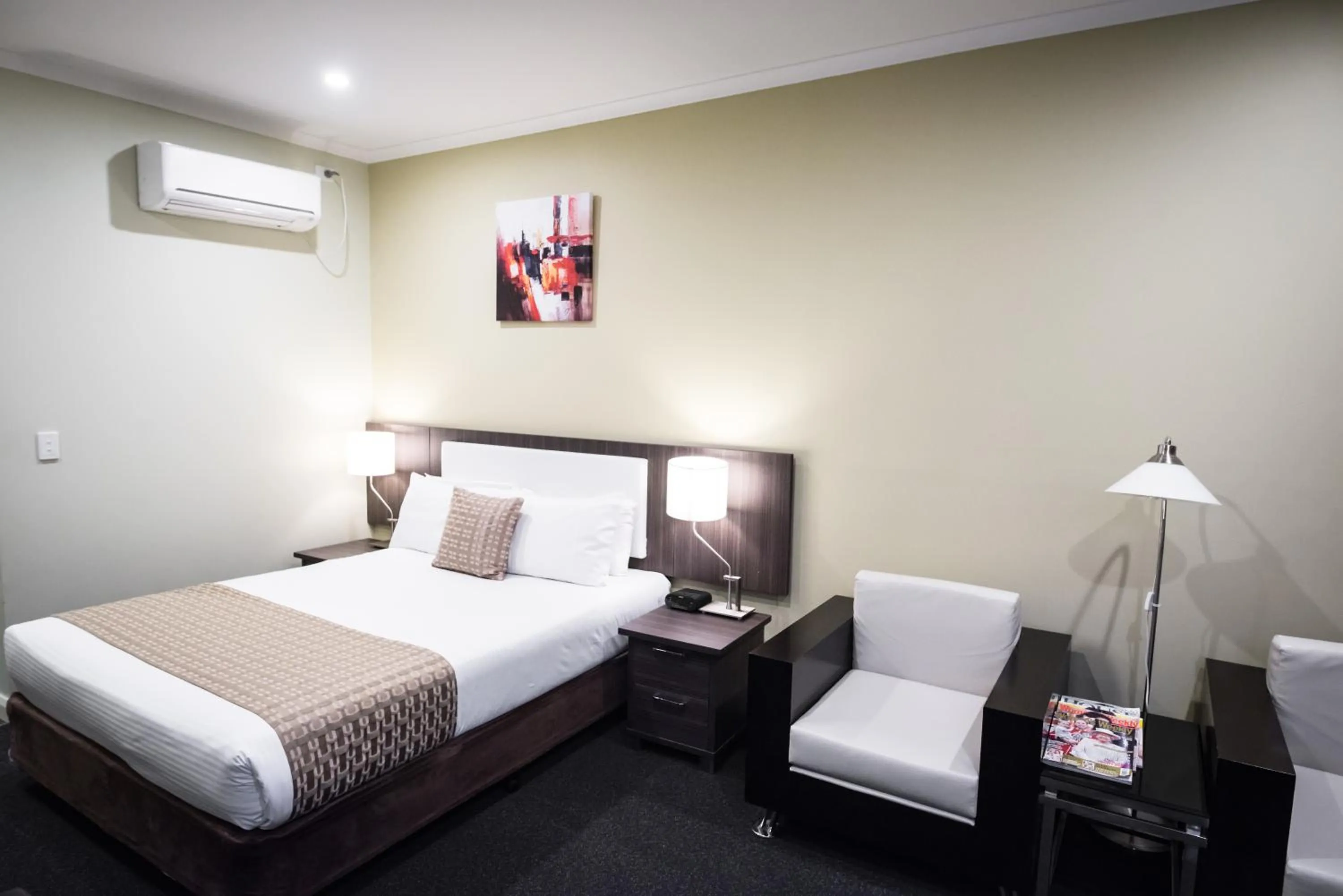 Bedroom, Bed in Best Western Melbourne Airport