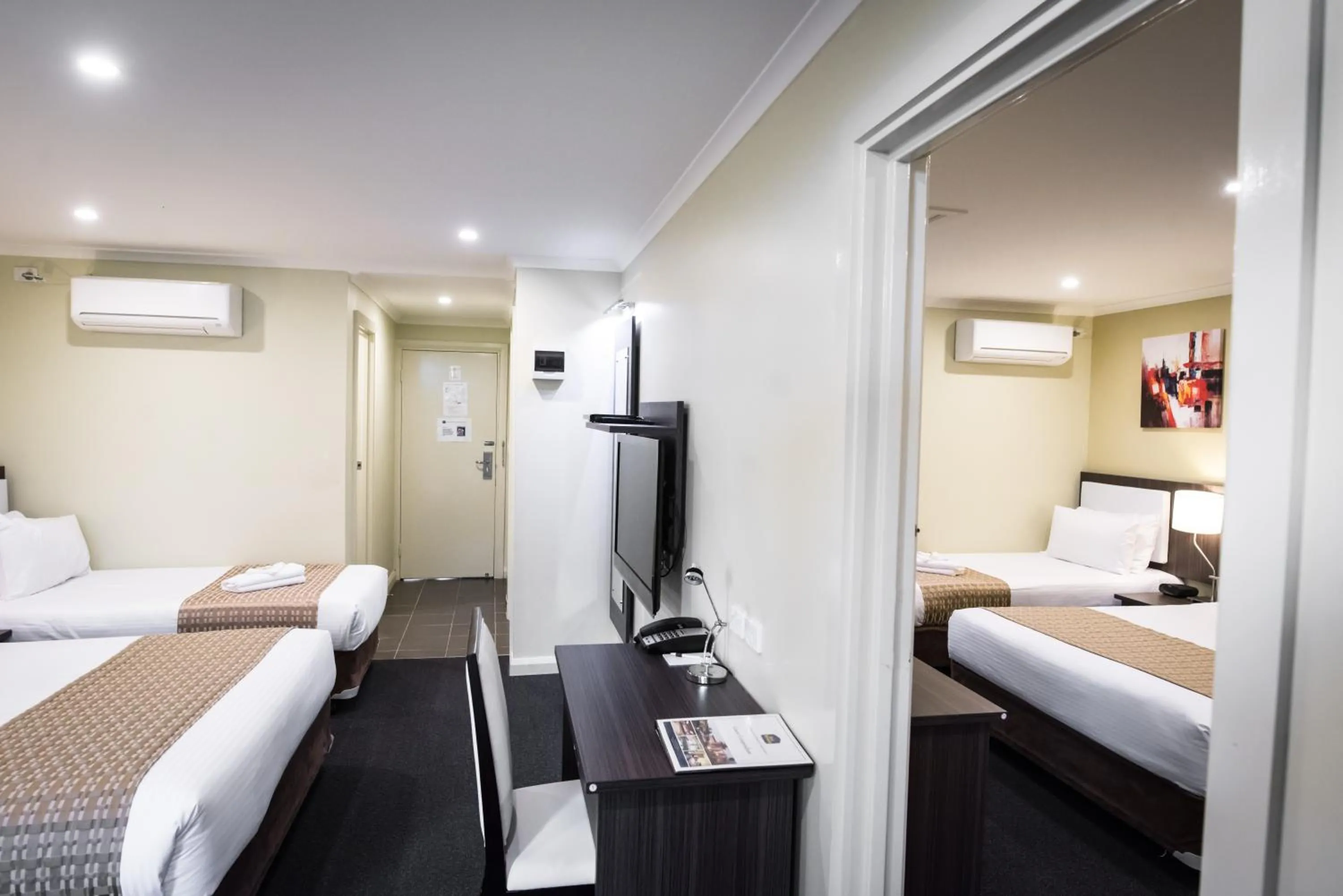 Photo of the whole room, Bed in Best Western Melbourne Airport