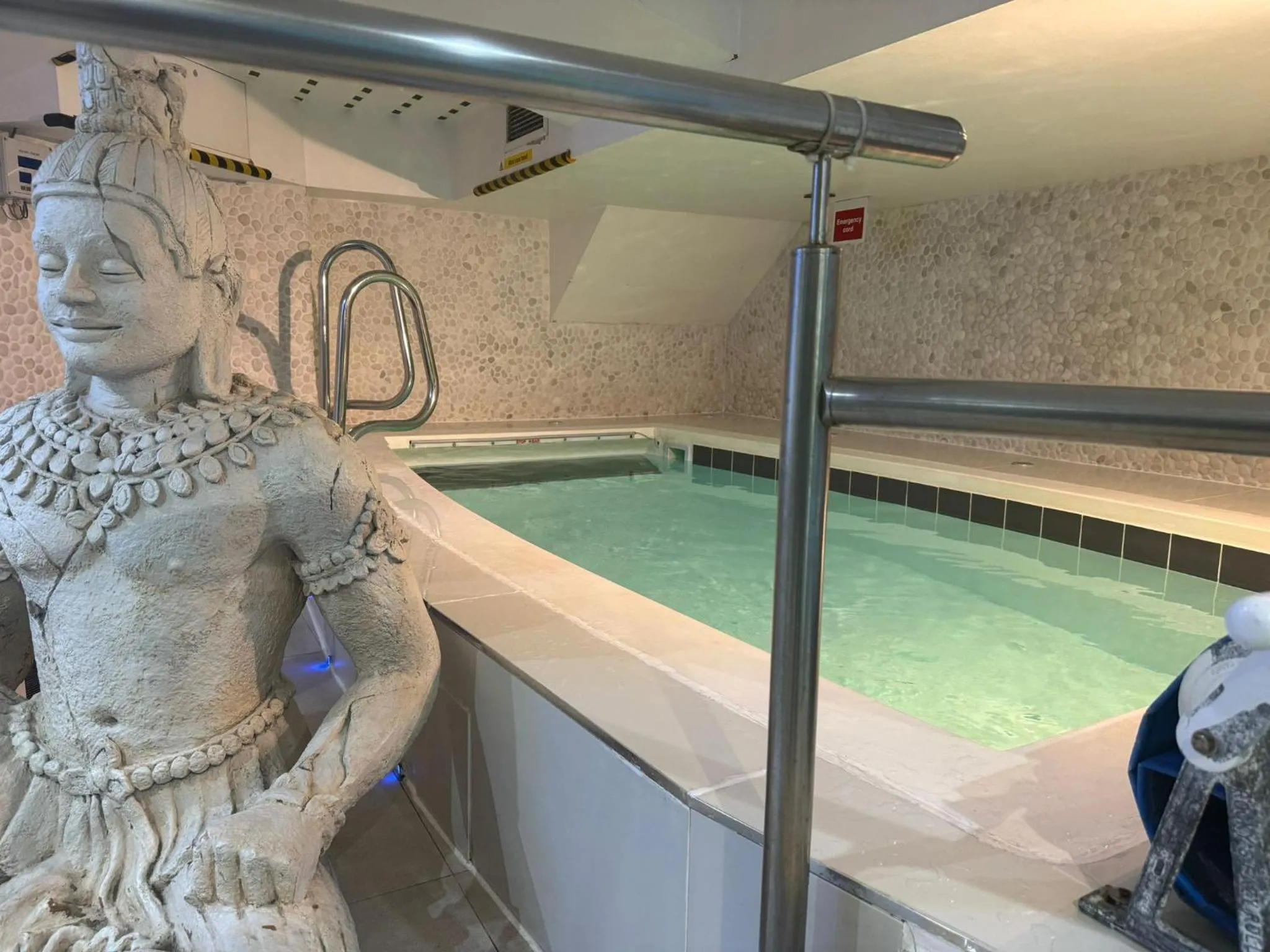 Hot Tub in Rafayel Hotel & Spa