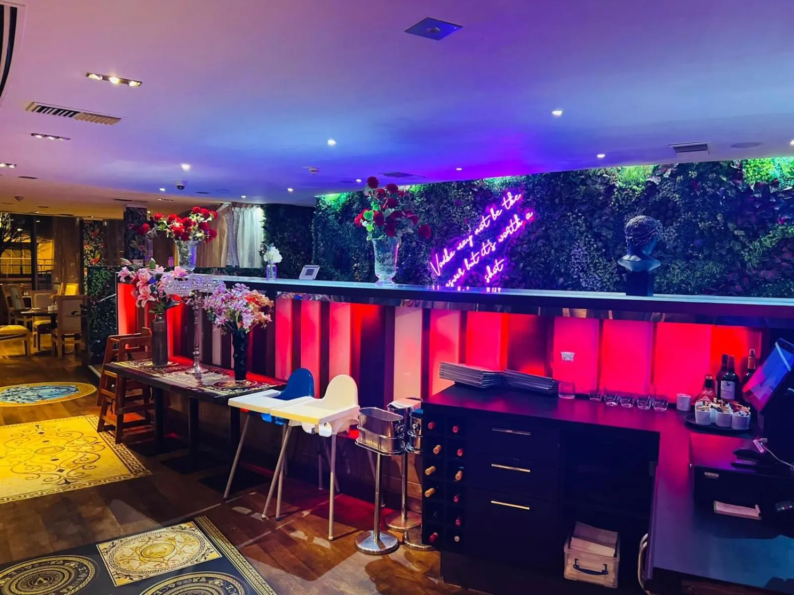 Restaurant/places to eat in Rafayel Hotel & Spa