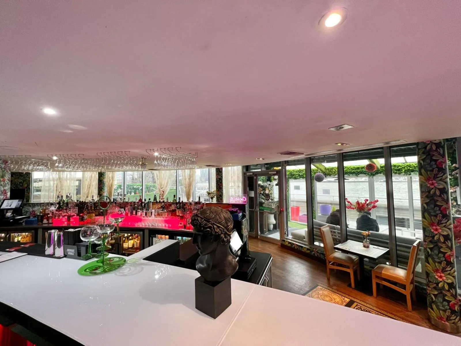 Restaurant/places to eat in Rafayel Hotel & Spa