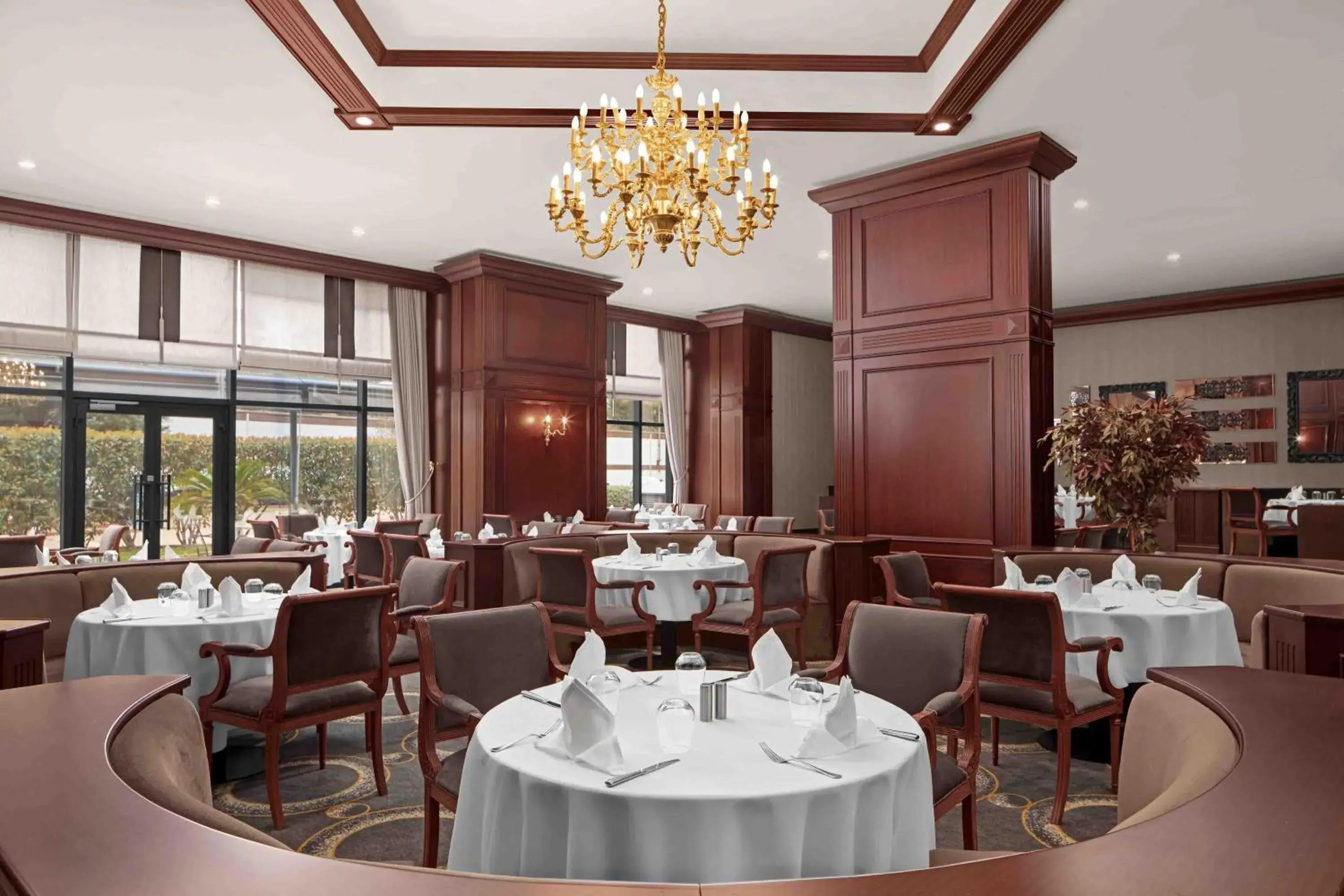 Restaurant/places to eat in Grand Cevahir Hotel Convention Center Restaurant/places to eat in Grand Cevahir Hotel Convention Center