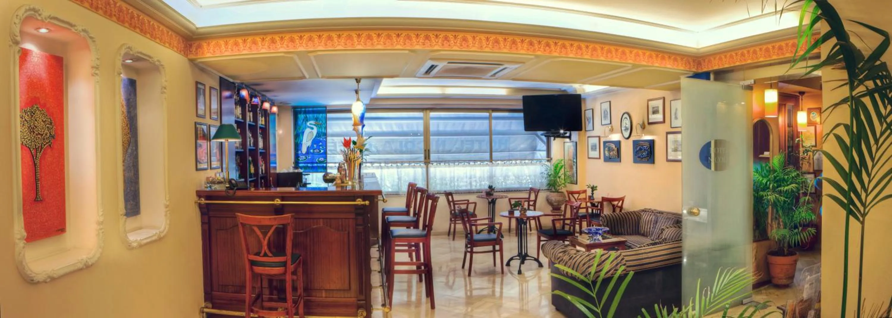 Lounge or bar in Nicola Hotel