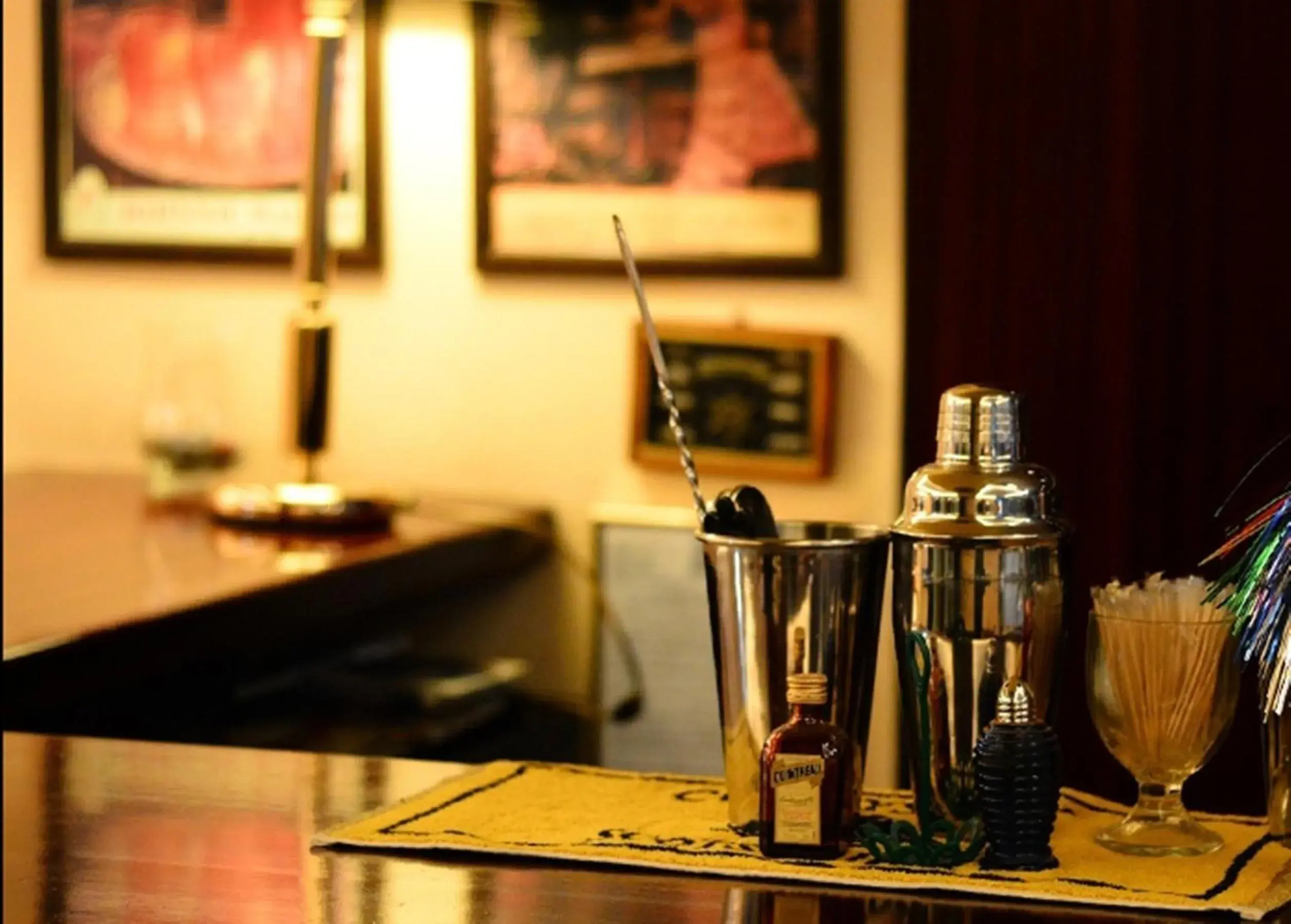 Lounge or bar in Nicola Hotel Lounge or bar in Nicola Hotel