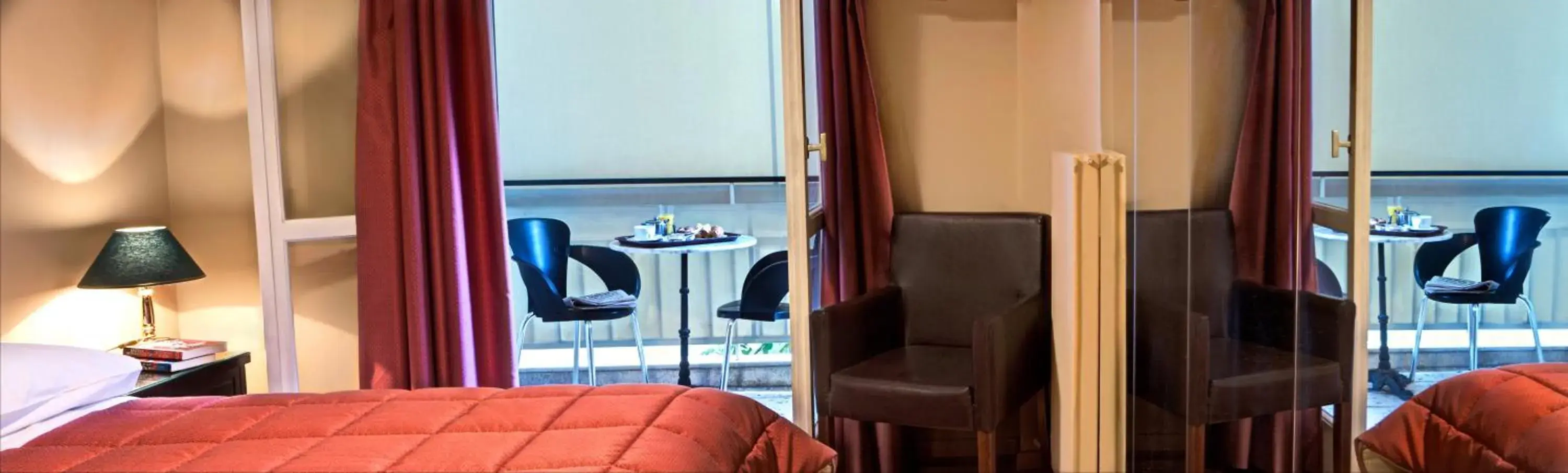 Triple Room in Nicola Hotel Triple Room in Nicola Hotel