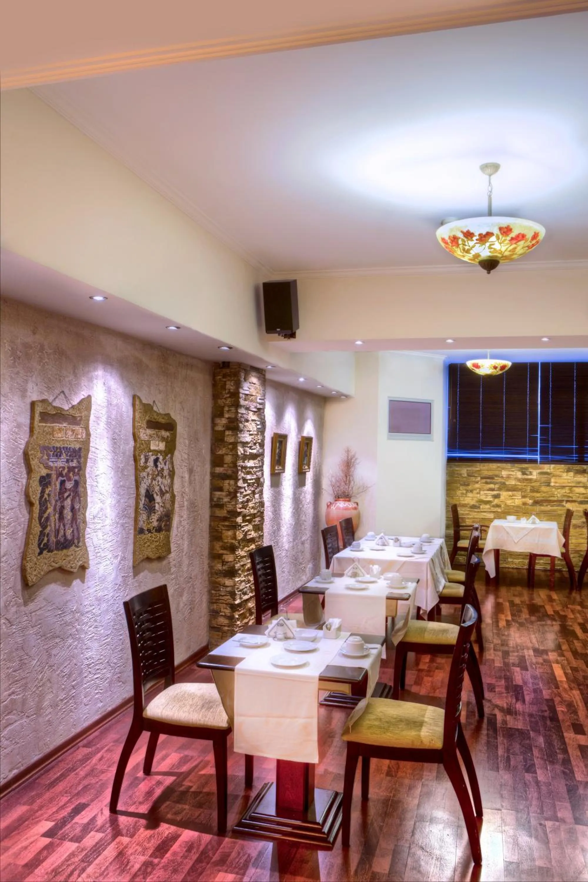 Buffet breakfast, Bed in Nicola Hotel