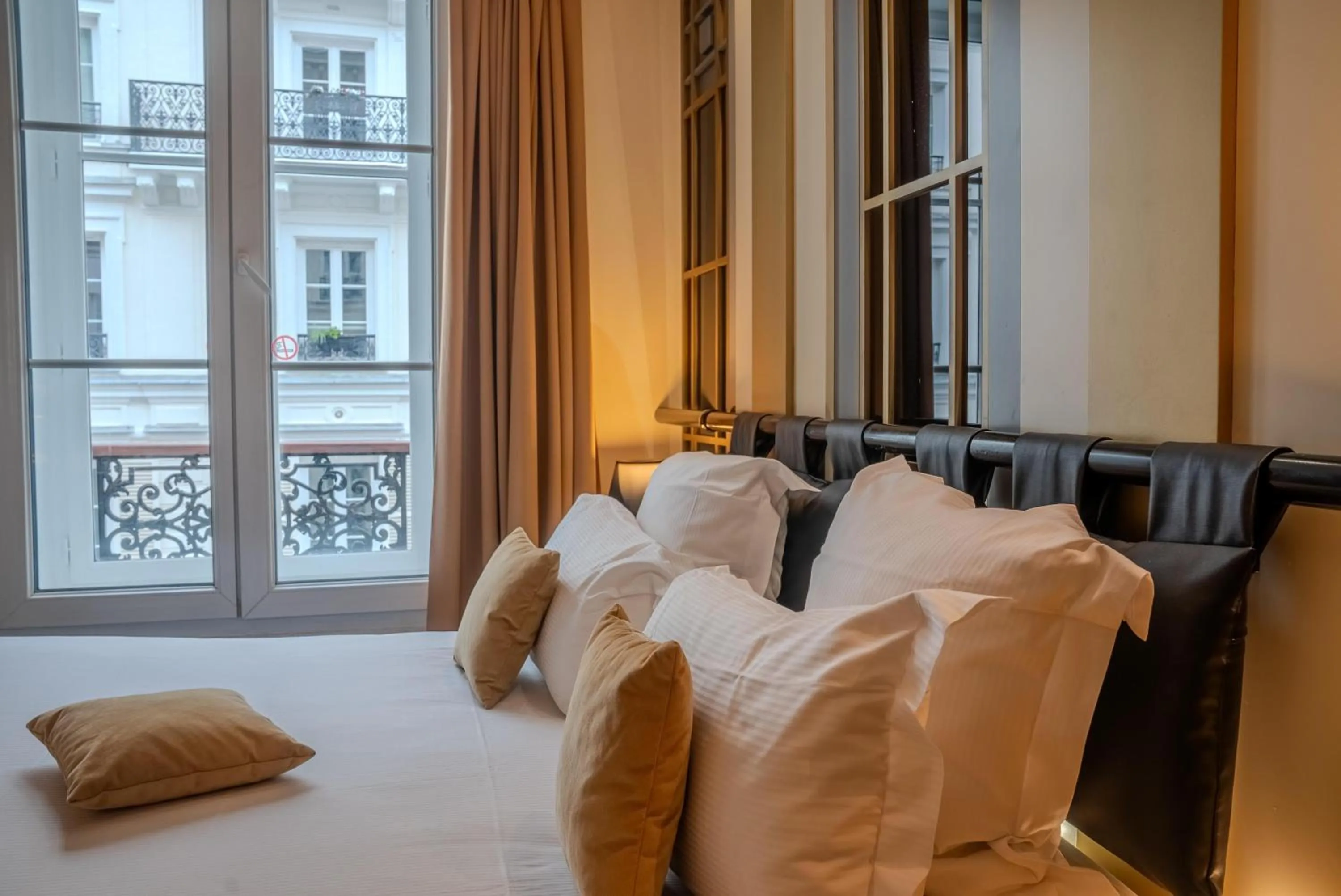 Bedroom, Bed in Secret de Paris - Hotel & Spa