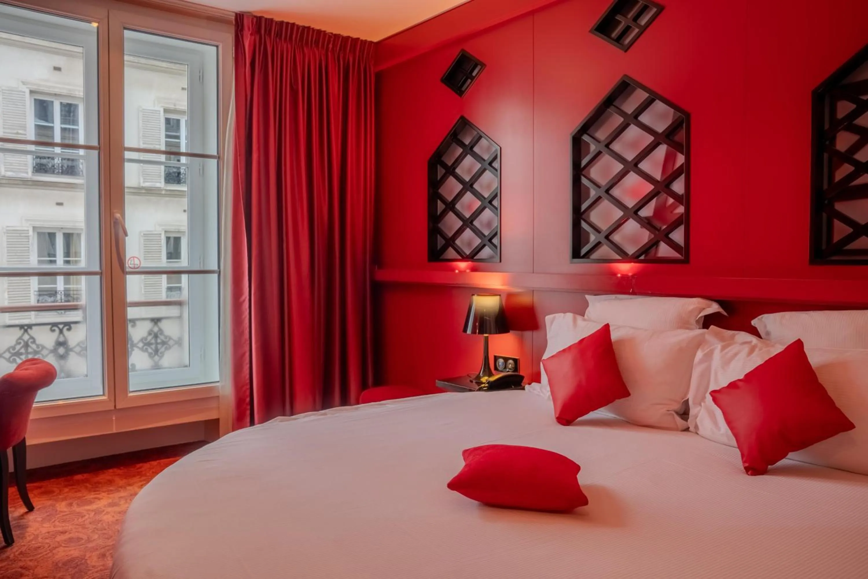 Bedroom, Bed in Secret de Paris - Hotel & Spa