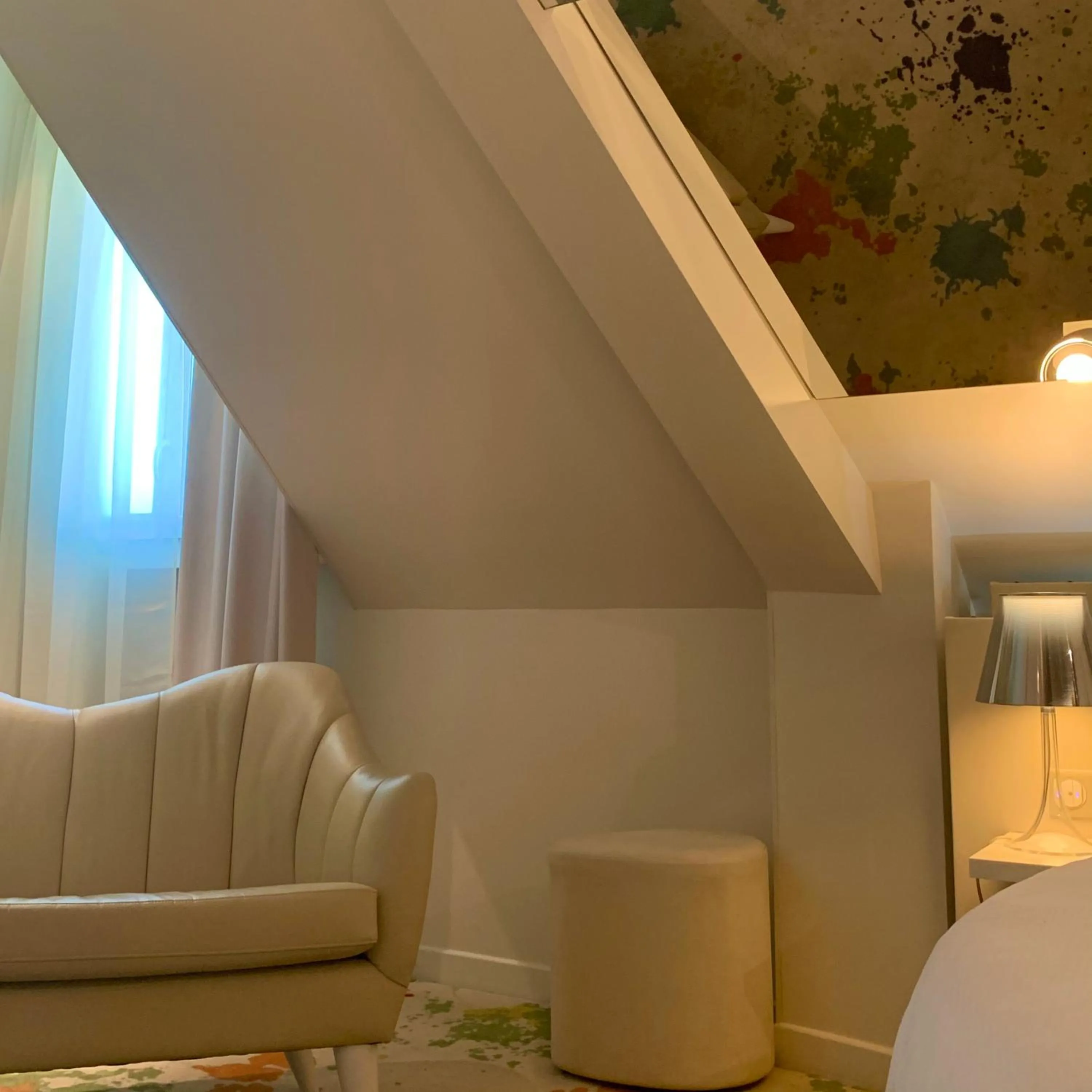 TV and multimedia in Secret de Paris - Hotel & Spa