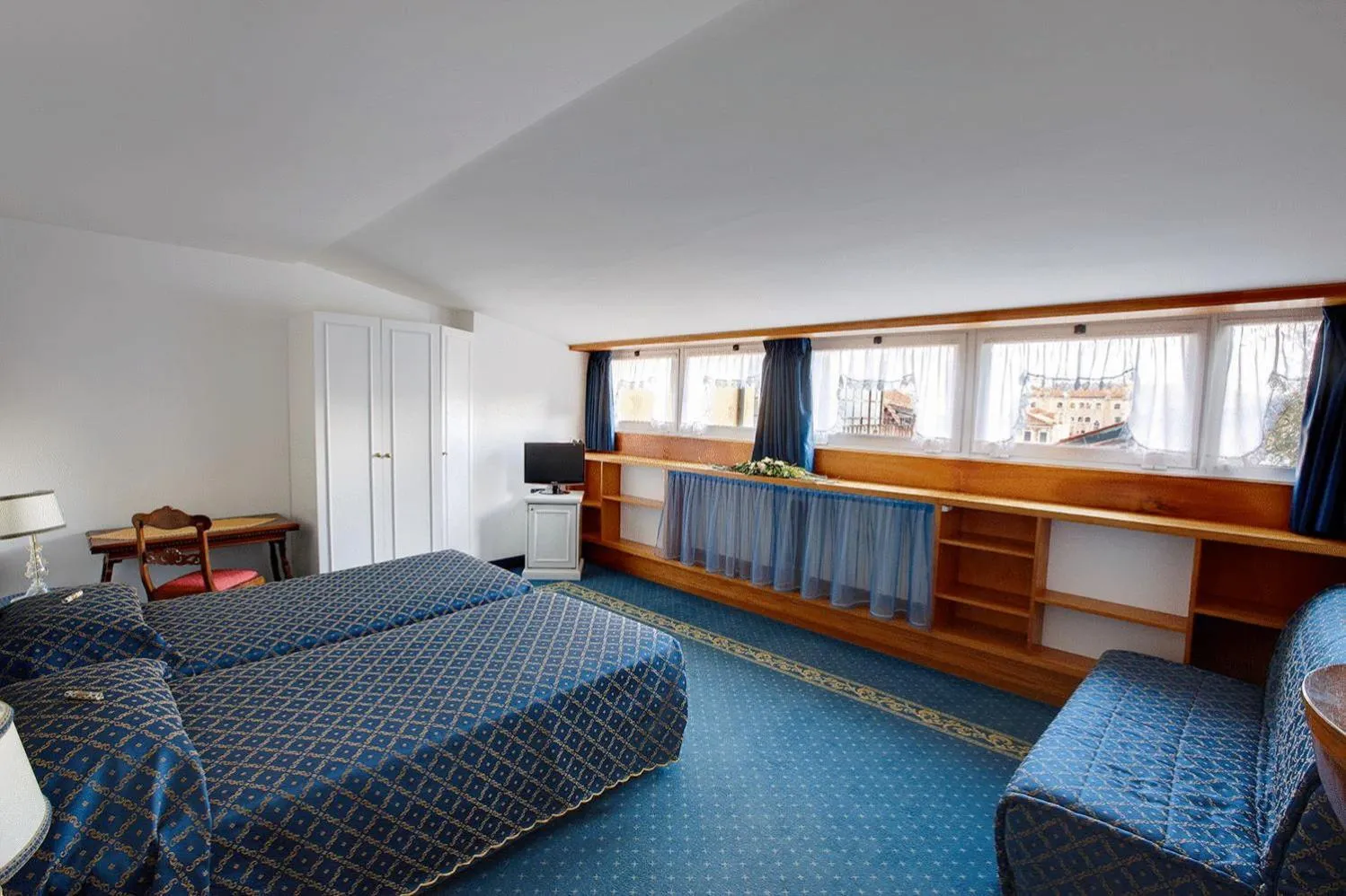 Photo of the whole room, Bed in Ca' Angeli