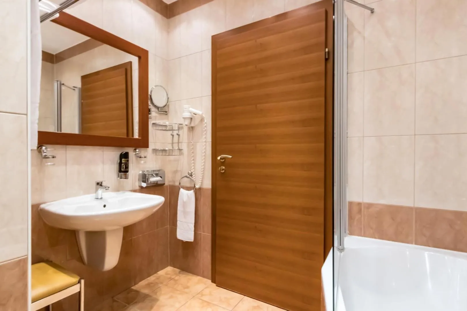 Bathroom in Hotel Corvinus Vienna