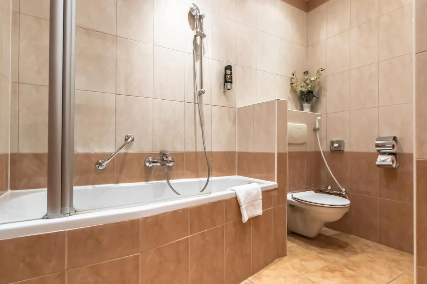 Toilet in Hotel Corvinus Vienna