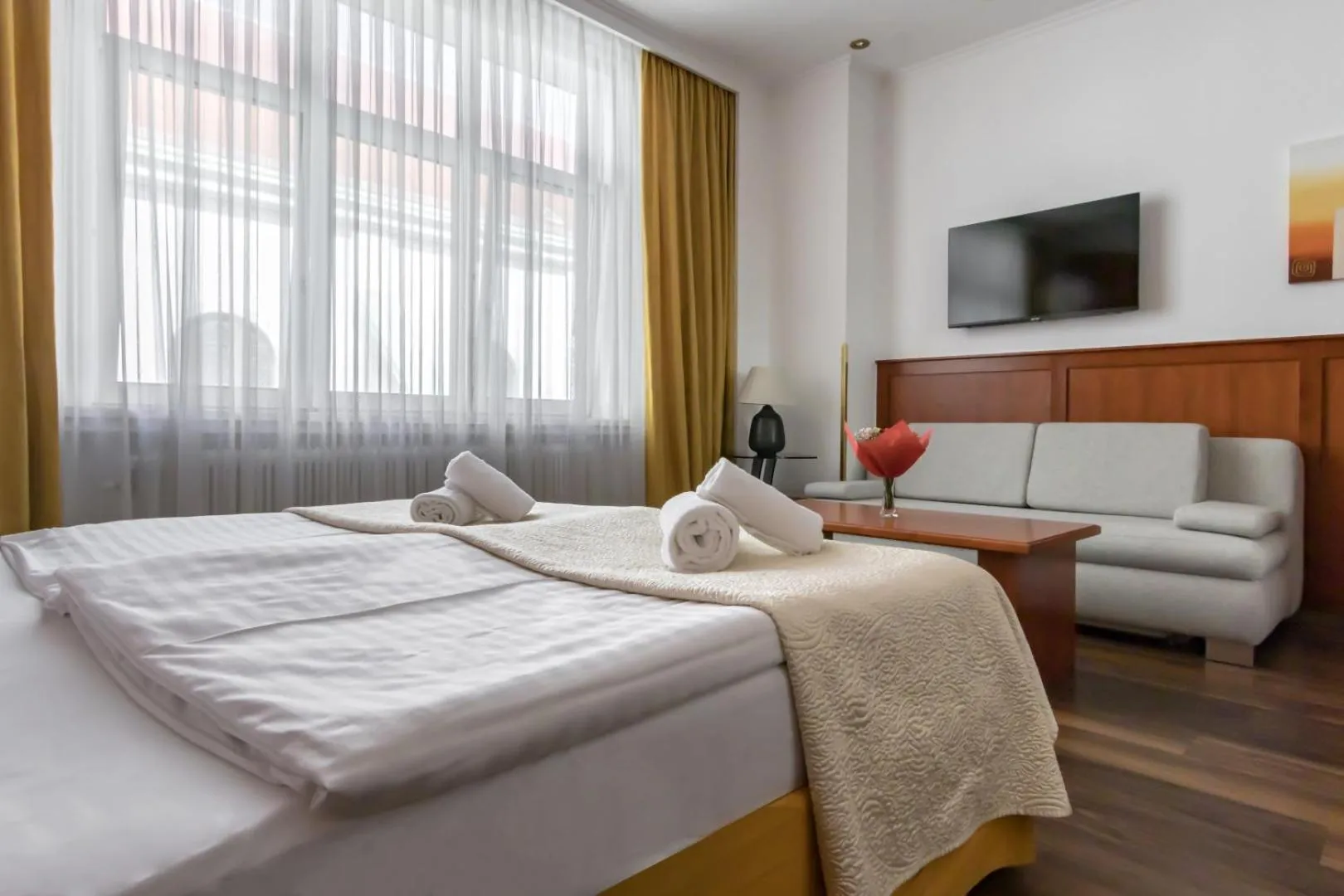 TV and multimedia, Bed in Hotel Corvinus Vienna