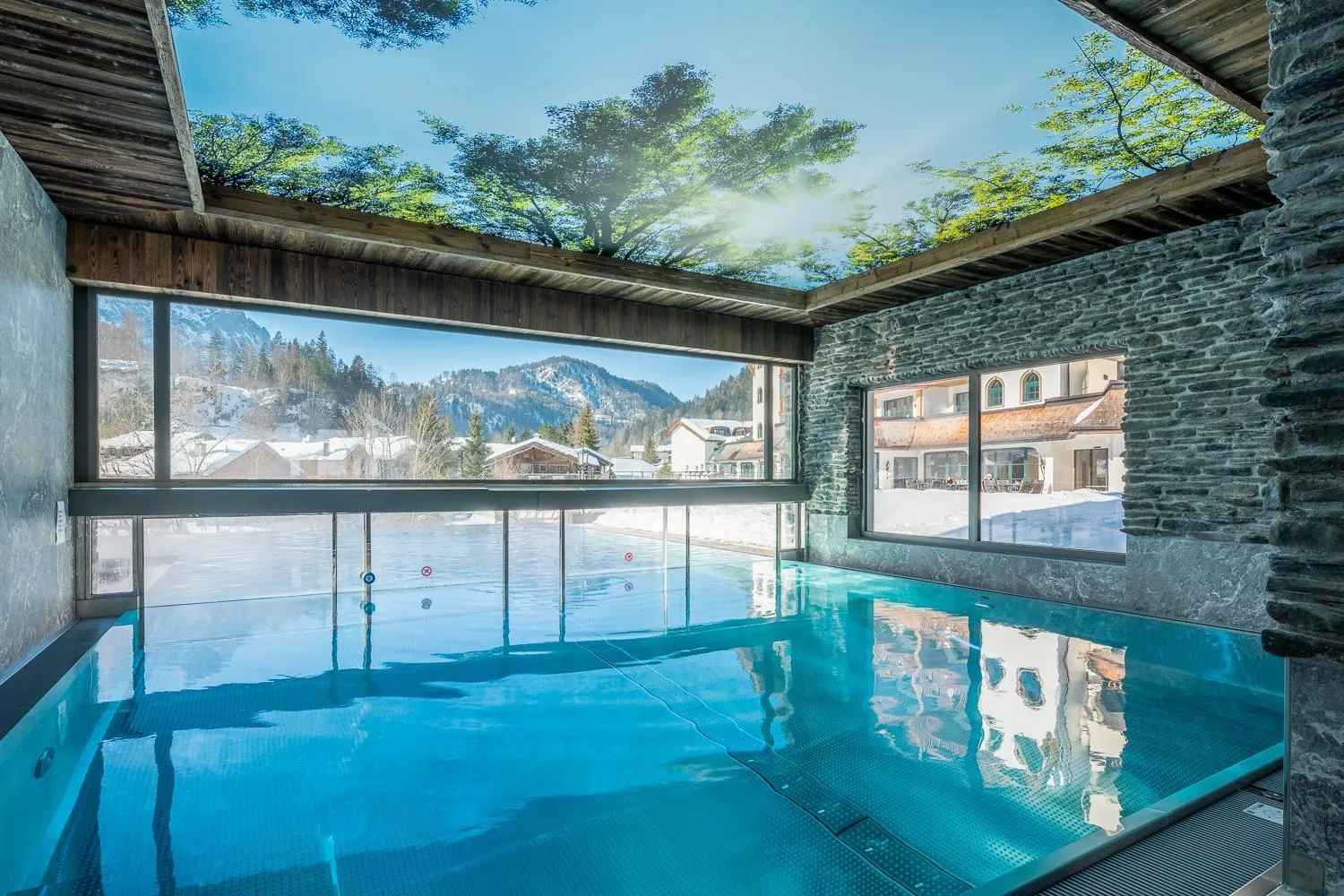 Swimming pool in Hotel Jagdschlössl