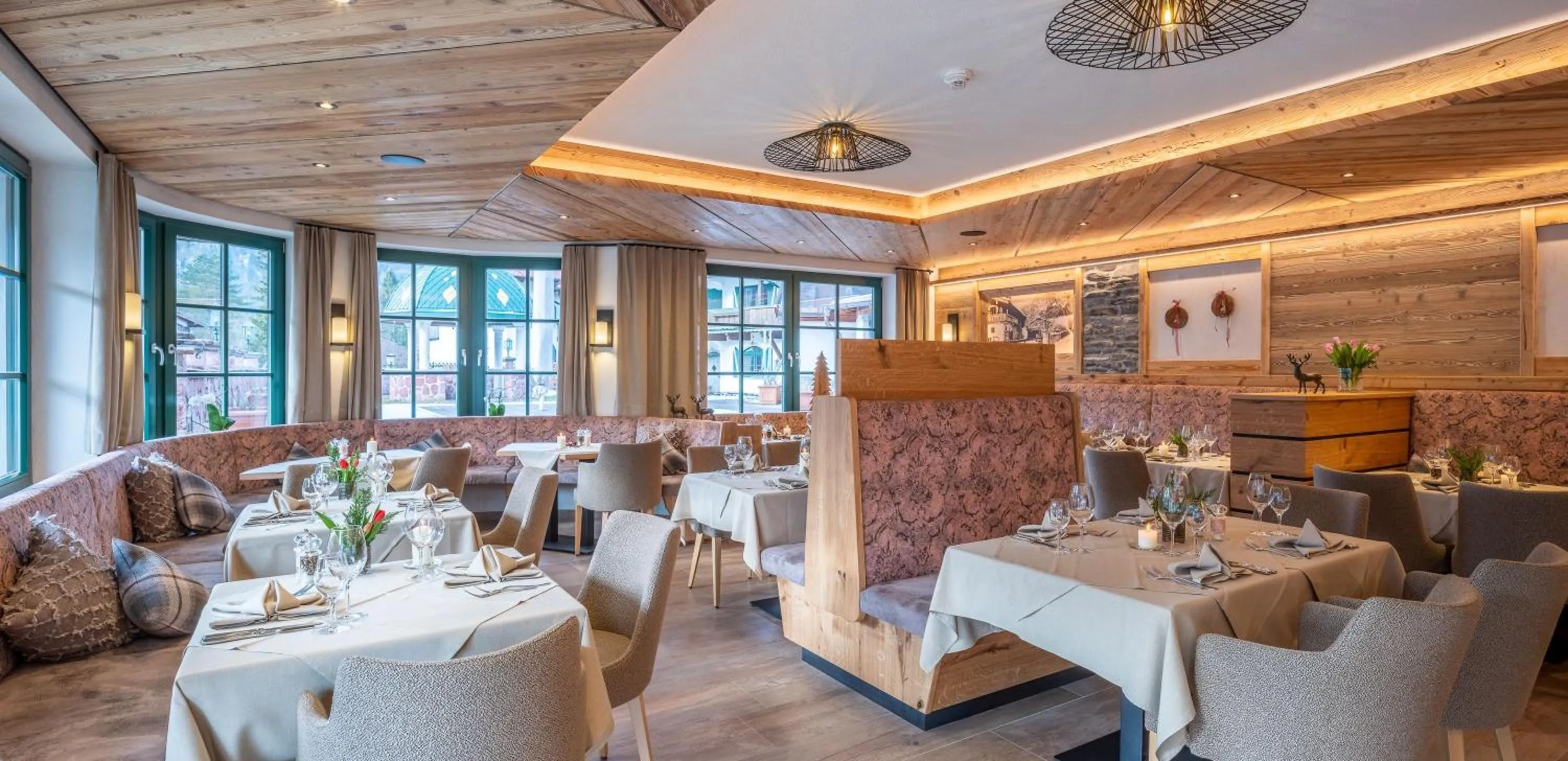 Restaurant/places to eat in Hotel Jagdschlössl