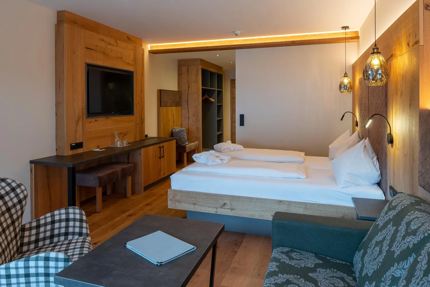 Photo of the whole room, Bed in Hotel Jagdschlössl