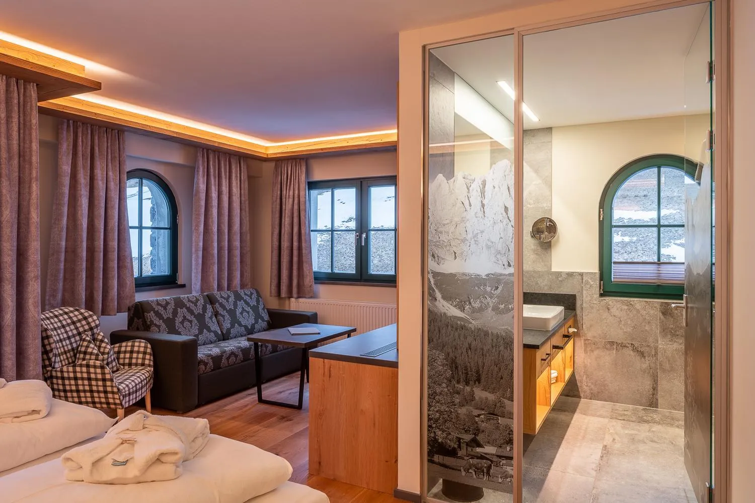 Photo of the whole room, Bed in Hotel Jagdschlössl