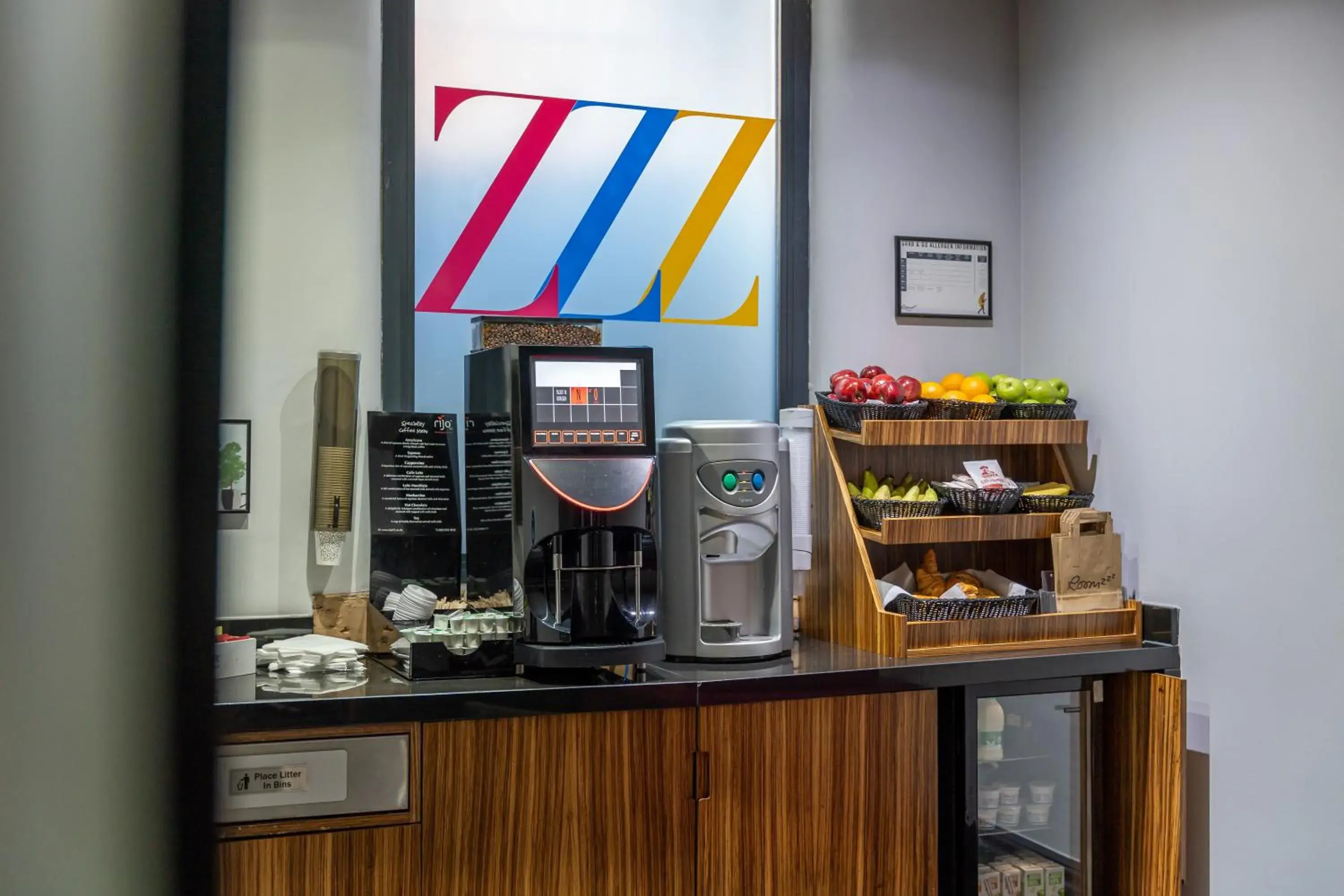 Food and drinks in Roomzzz Manchester City Food and drinks in Roomzzz Manchester City