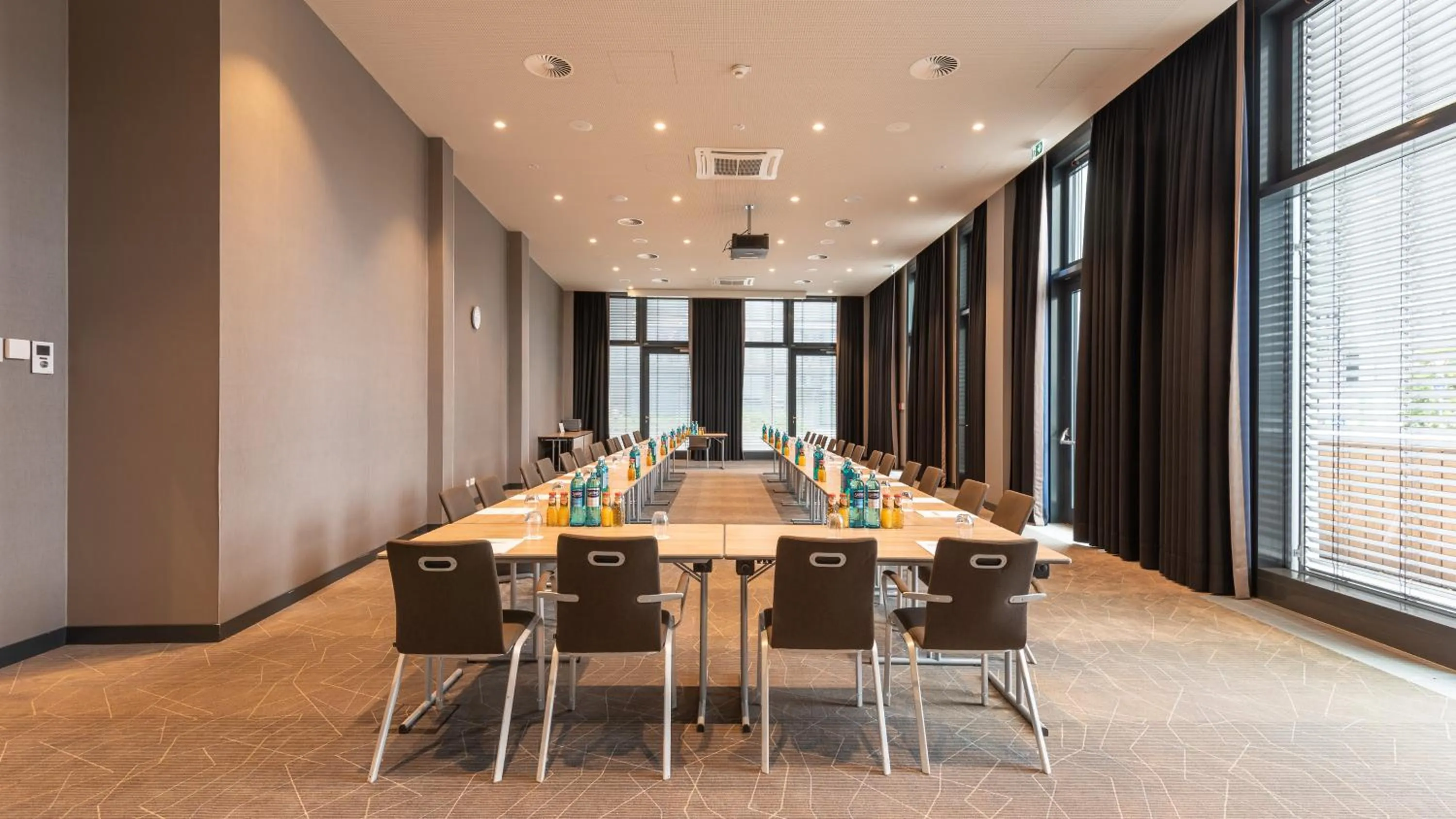 Meeting/conference room in Holiday Inn Frankfurt Airport by IHG