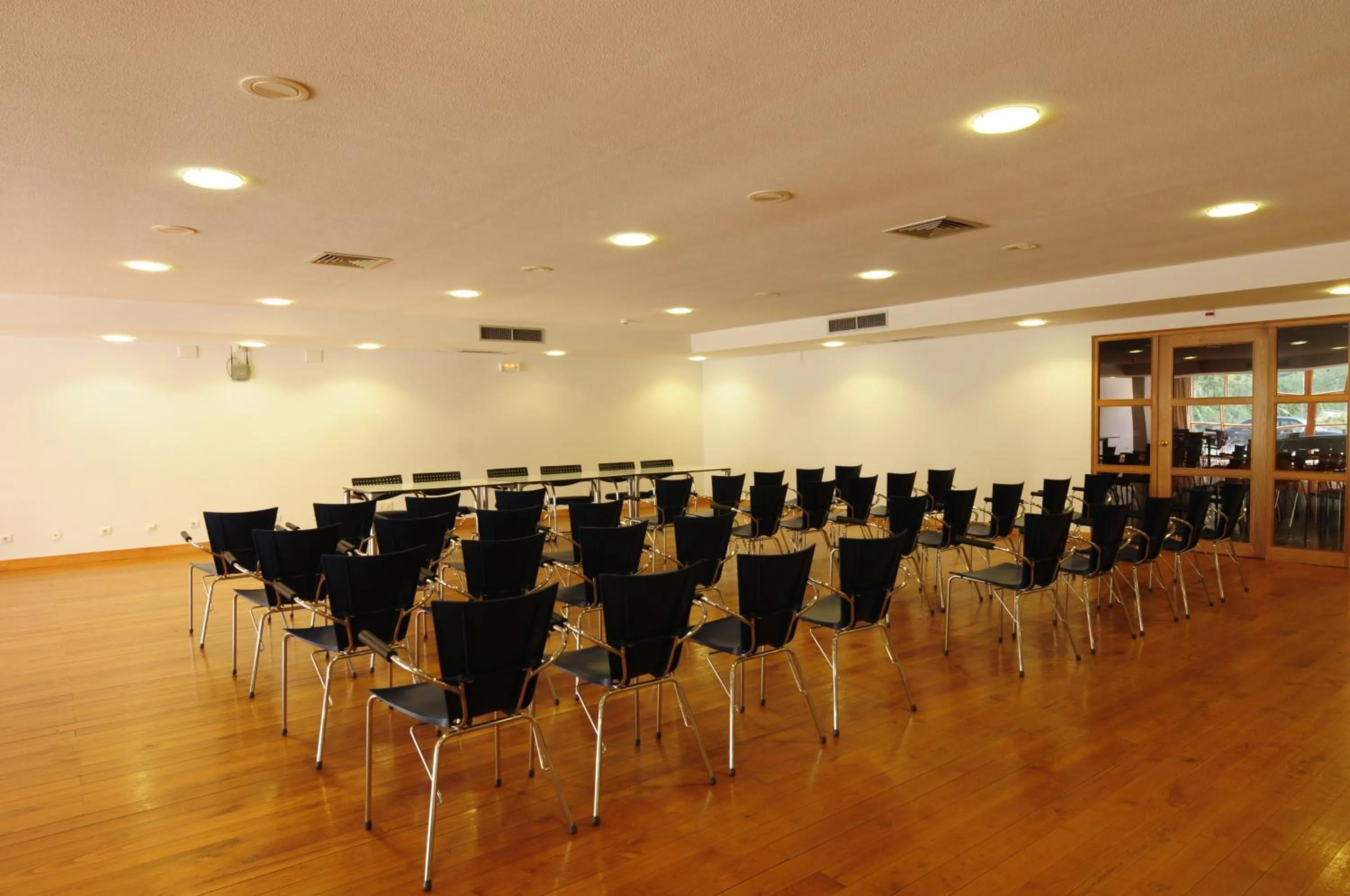 Business facilities in INATEL Piodao