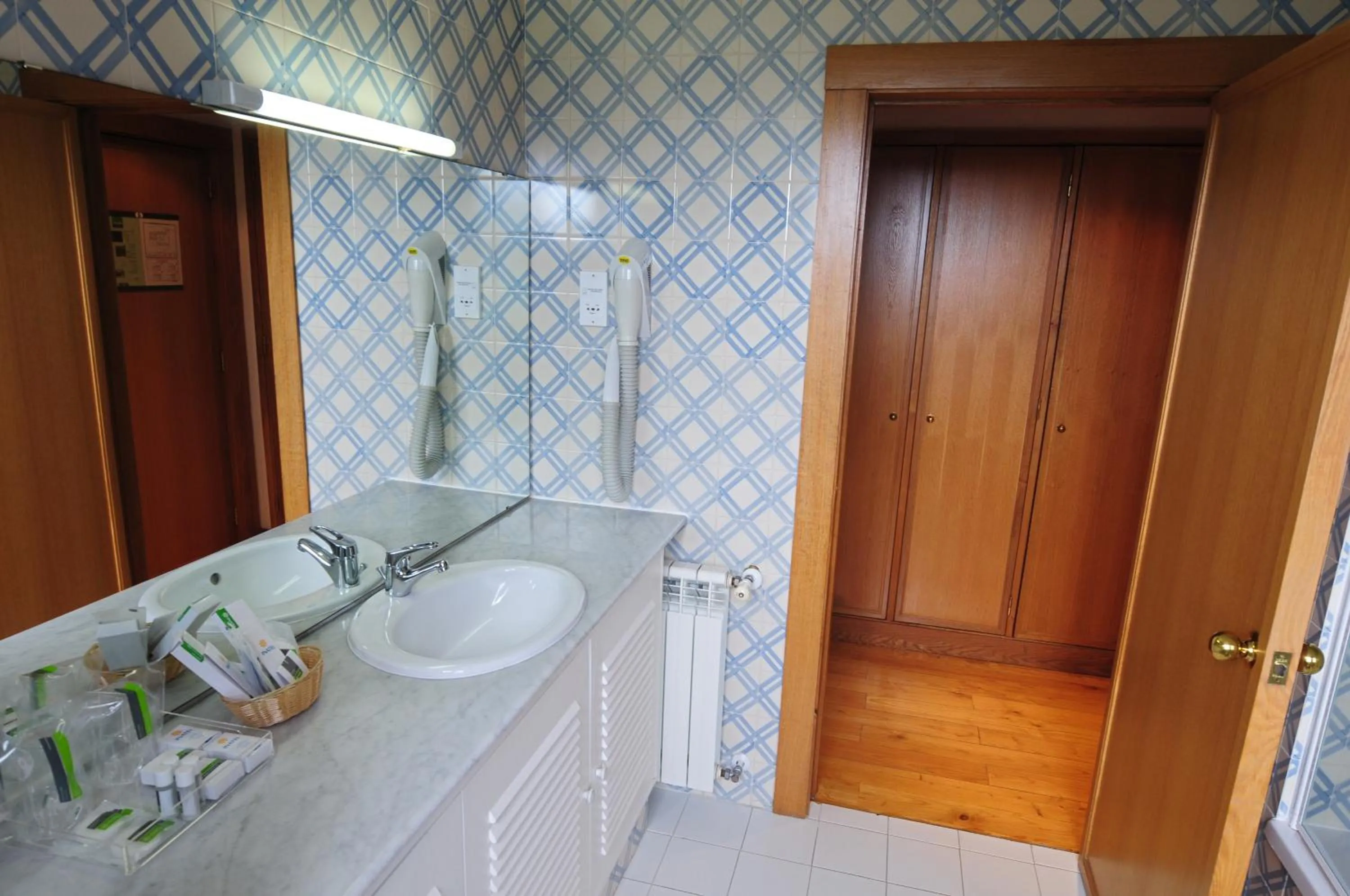 Bathroom in INATEL Piodao