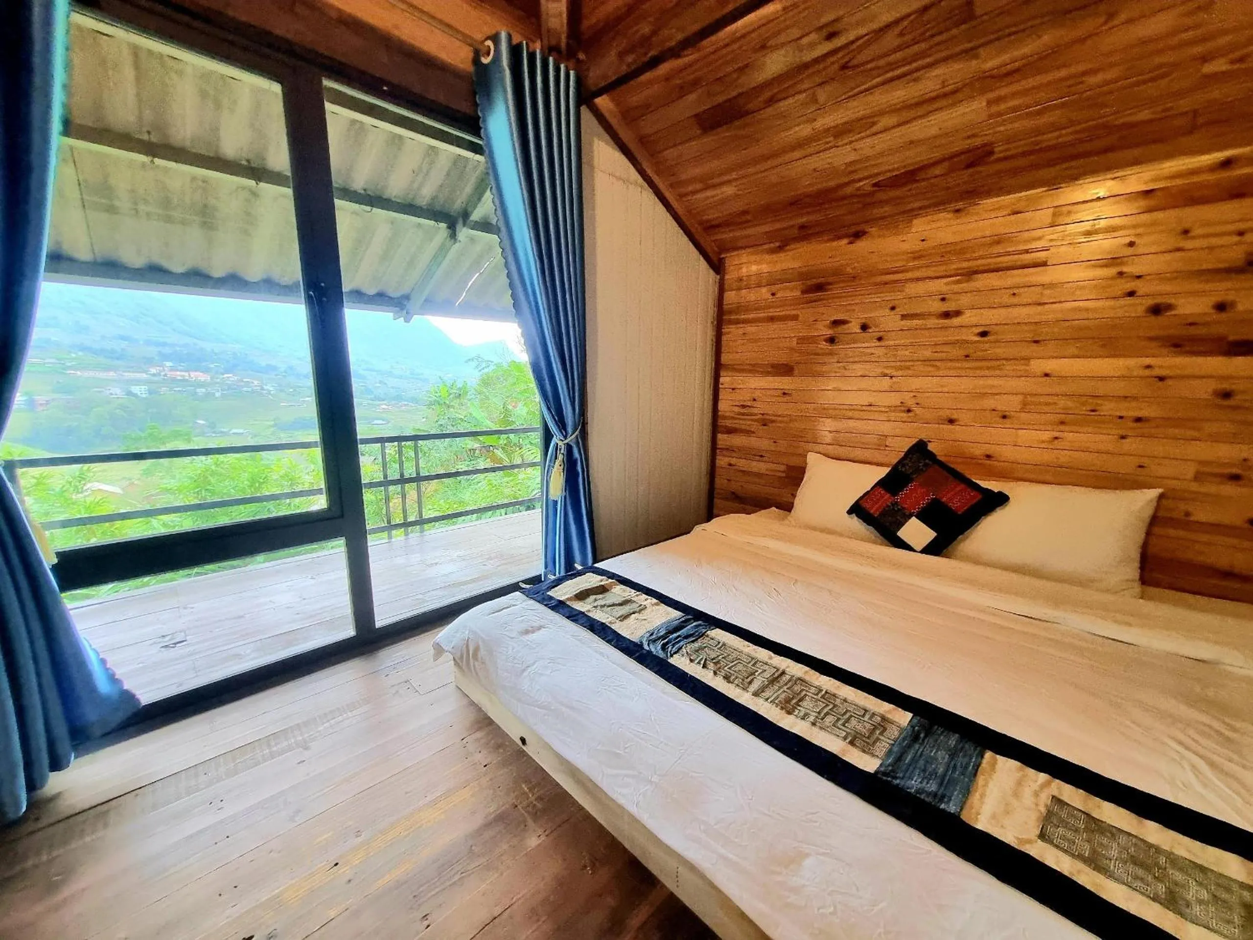 Bed in Tavan Chopai Homestay