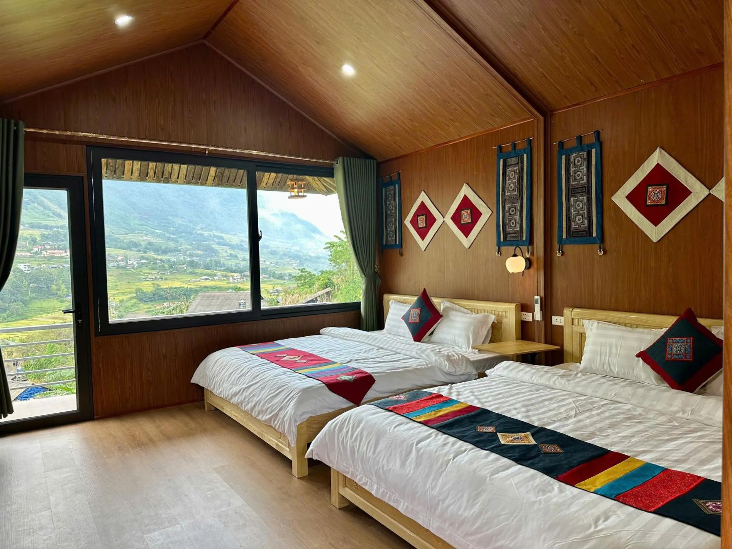 Bed in Tavan Chopai Homestay