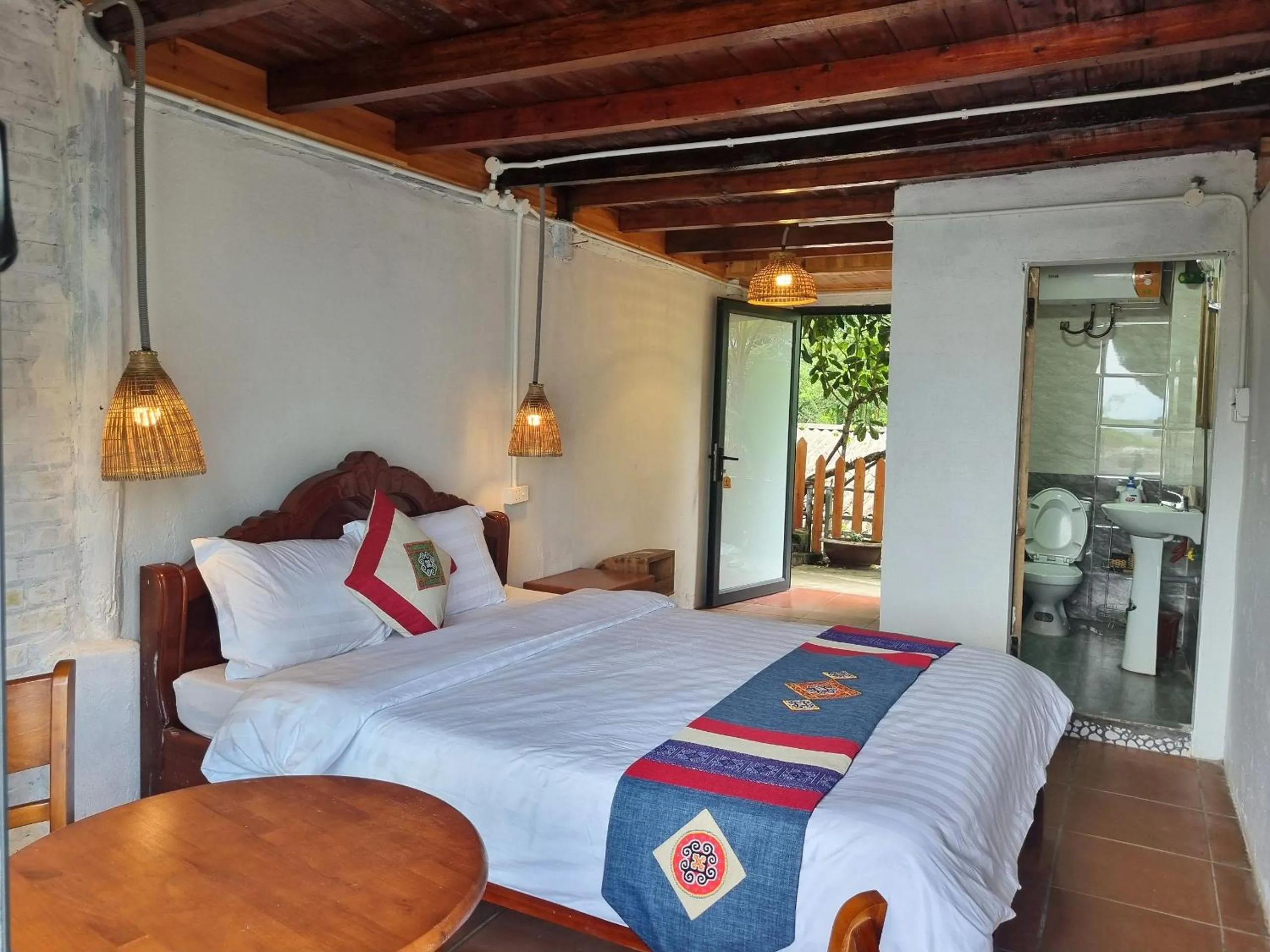 Bed in Tavan Chopai Homestay