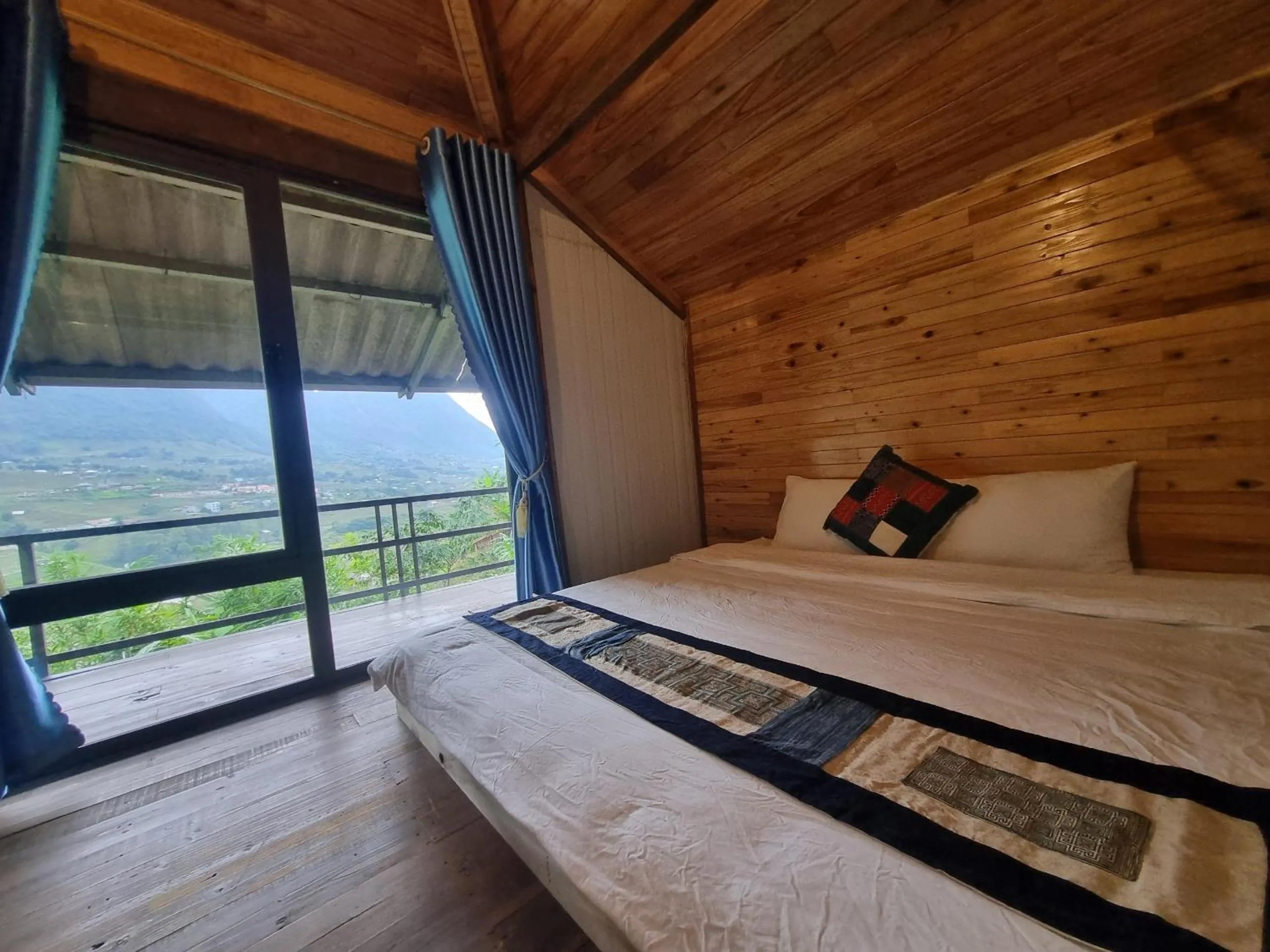 Bed in Tavan Chopai Homestay
